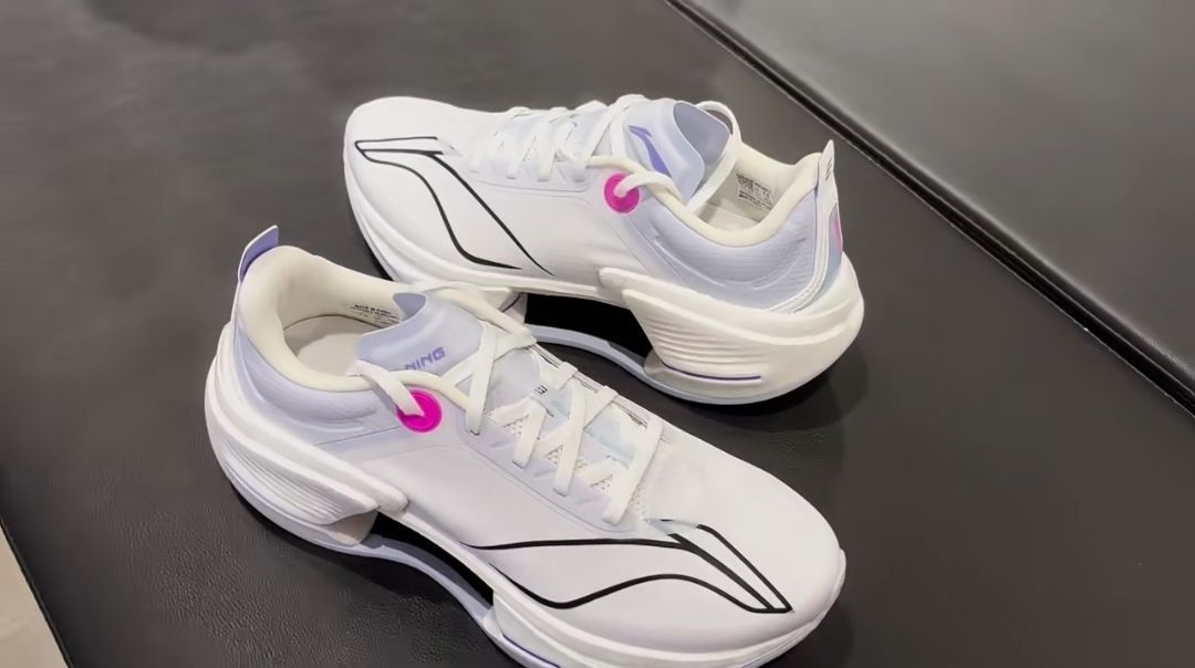 ⚡绝影3Essential爆款上新 䨻科技软弹 通勤跑步一双搞定👟