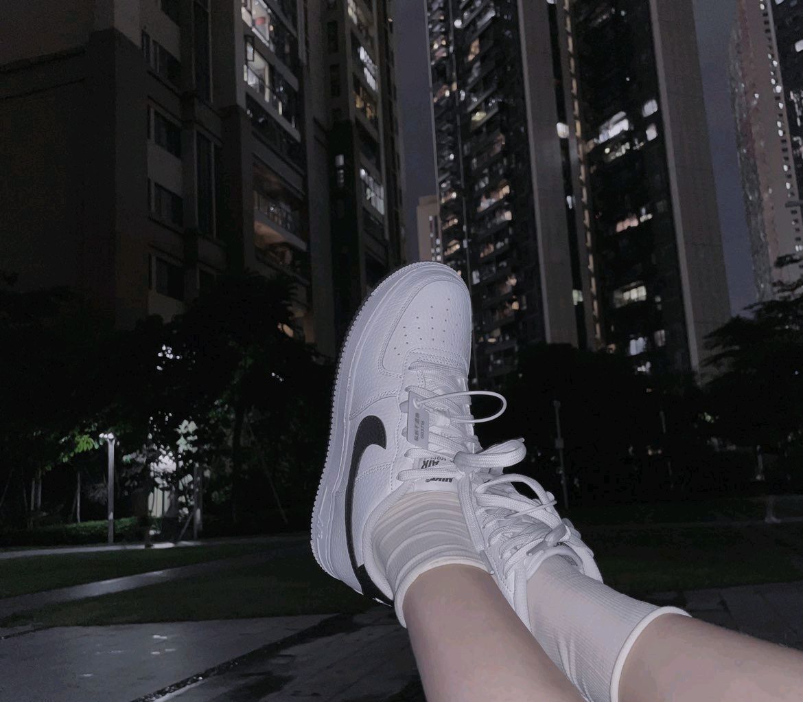 Nike Air Force 1 "White and Black" 皮革 街头风 经典复古风格 