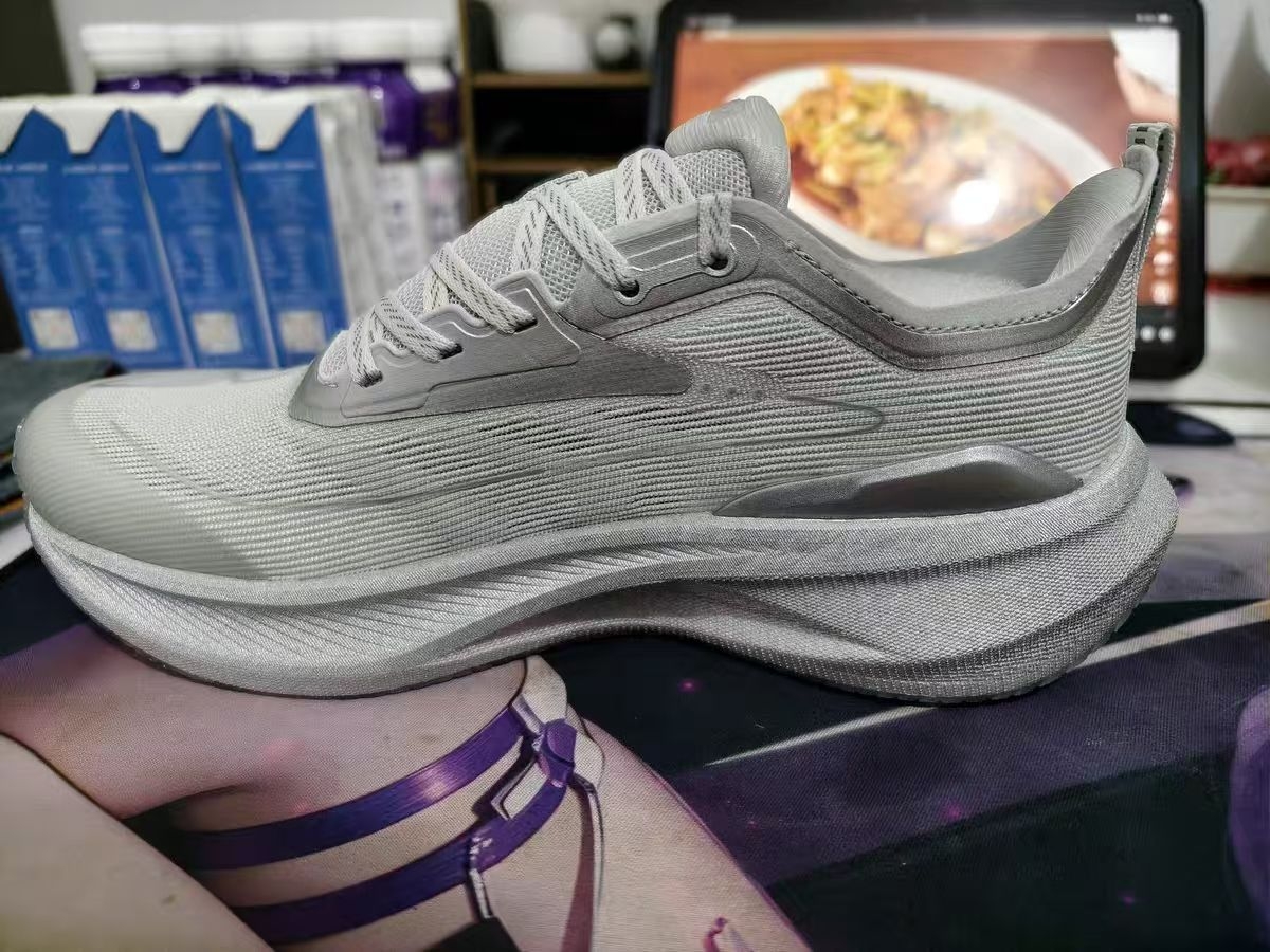 🏃‍♂️🔥跑步党听劝！特步2000公里3代，真的把我狠狠拿捏了！