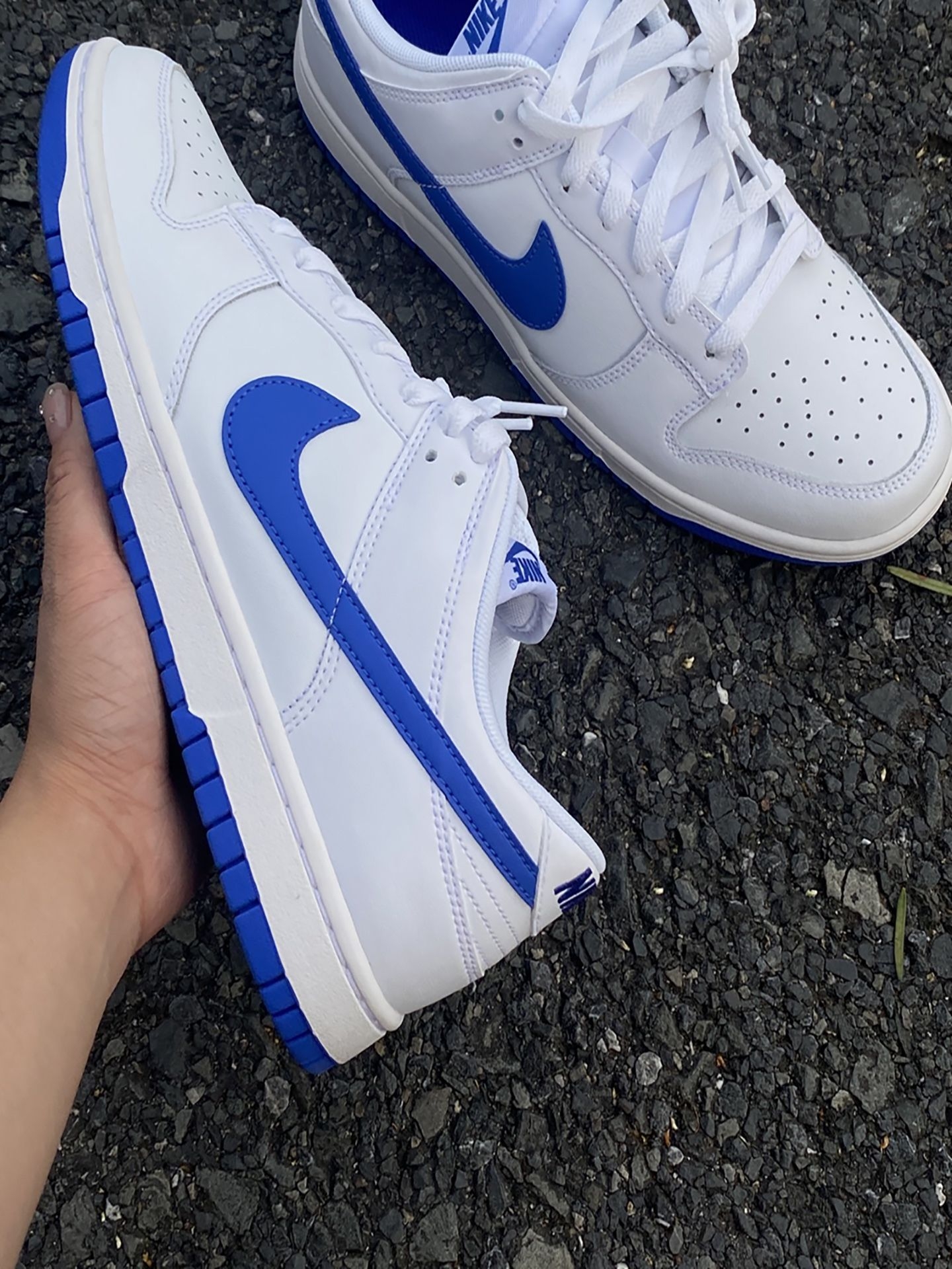 Nike白蓝鞋👟：恋爱慢谈鞋要马上冲！