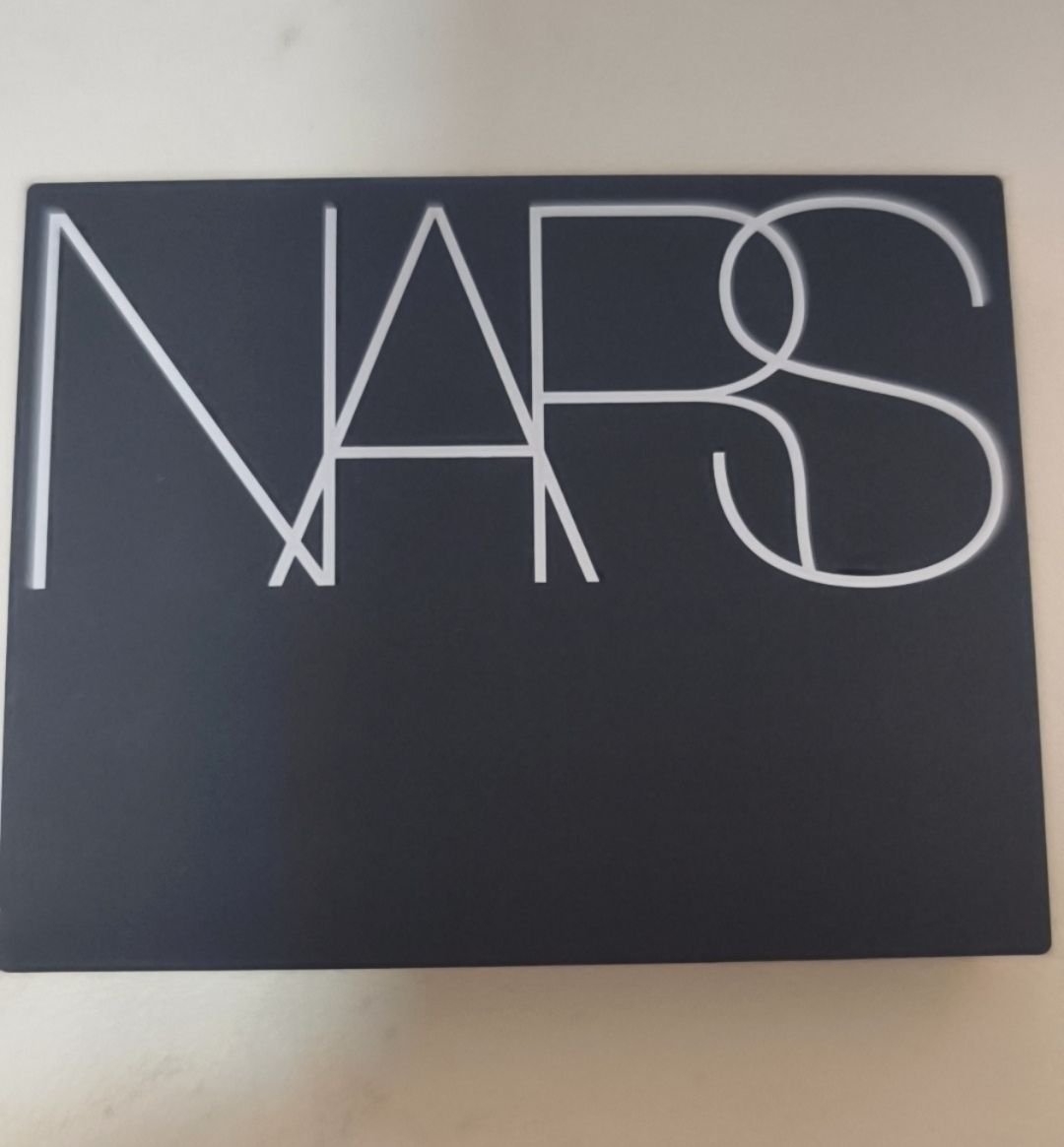 油皮混油皮的姐妹一定要试试这款蜜粉饼！