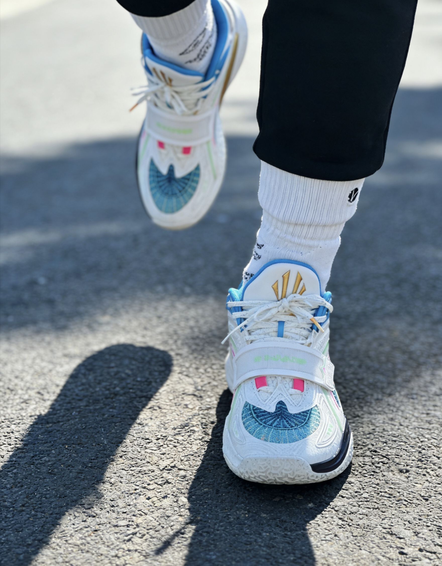 安踏欧文一代值得购买吗？优点全在保护缺点全在灵动💥