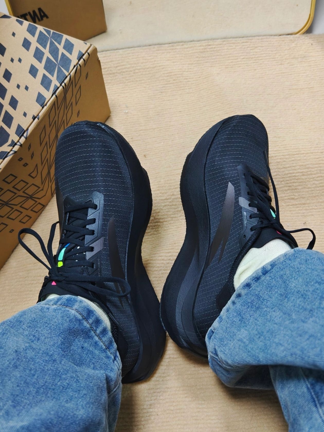 西装条纹配色跑鞋