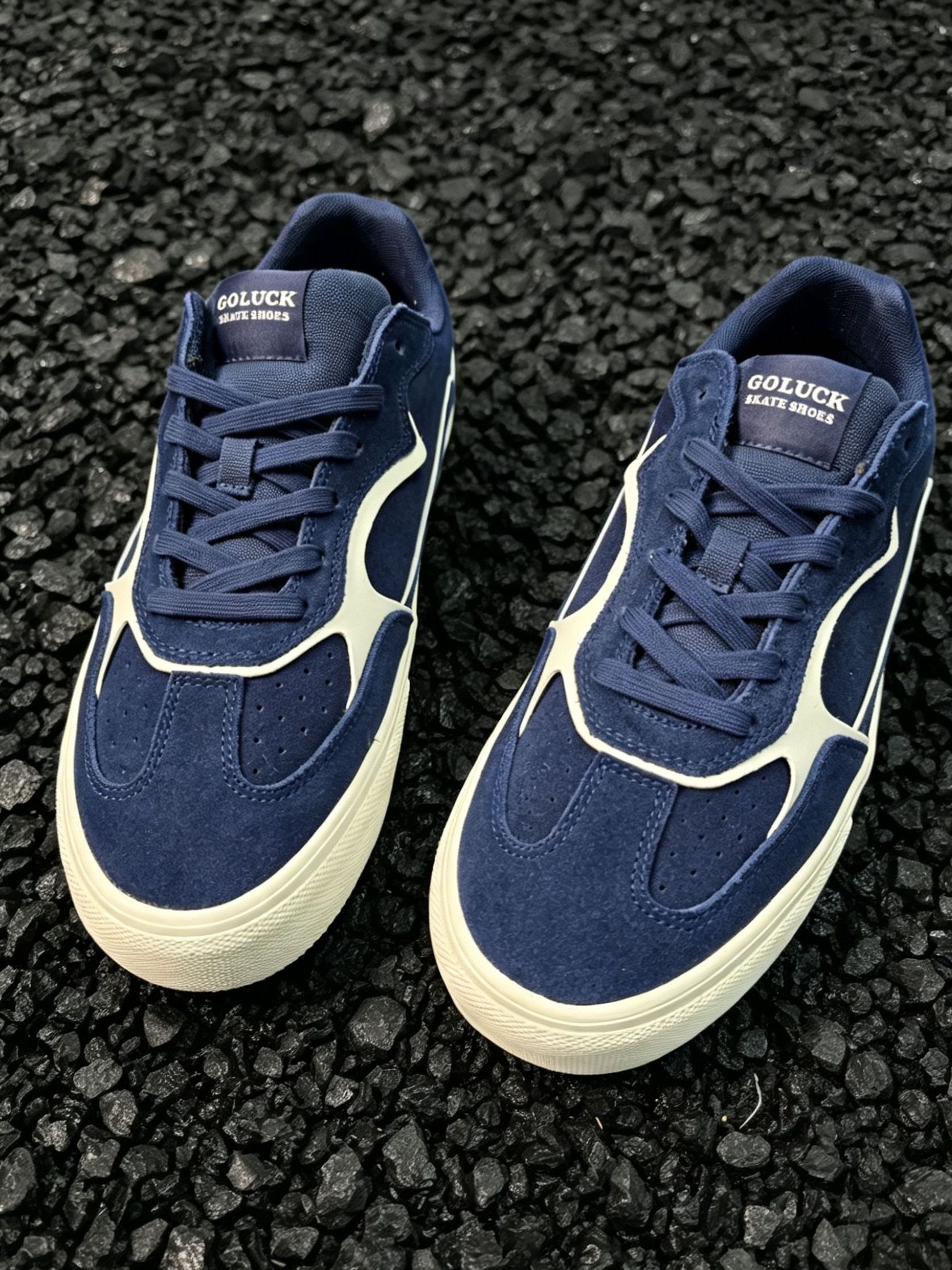藏青复古滑板鞋｜美式街头感拉满的百搭神鞋✨
