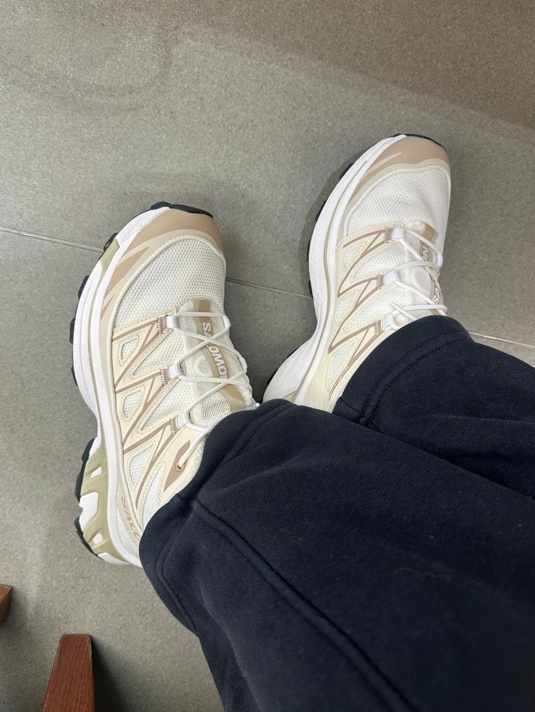 今日份轻氧穿搭👟lululemon配萨洛蒙