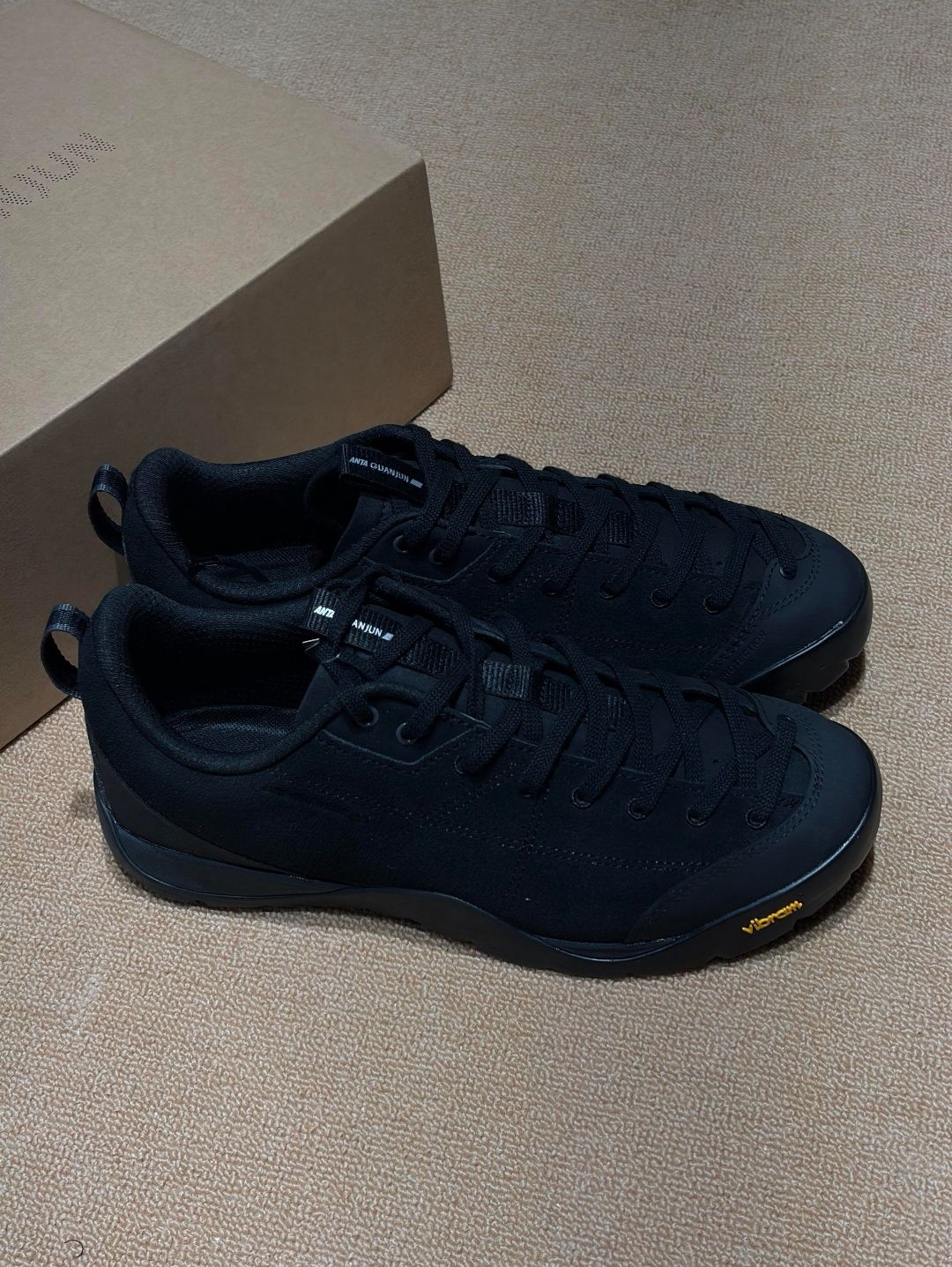 谁懂啊！全黑+Vibram大底的快乐