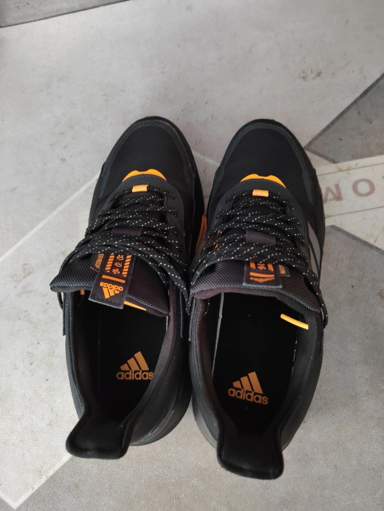 Adidas运动鞋 新配色来咯