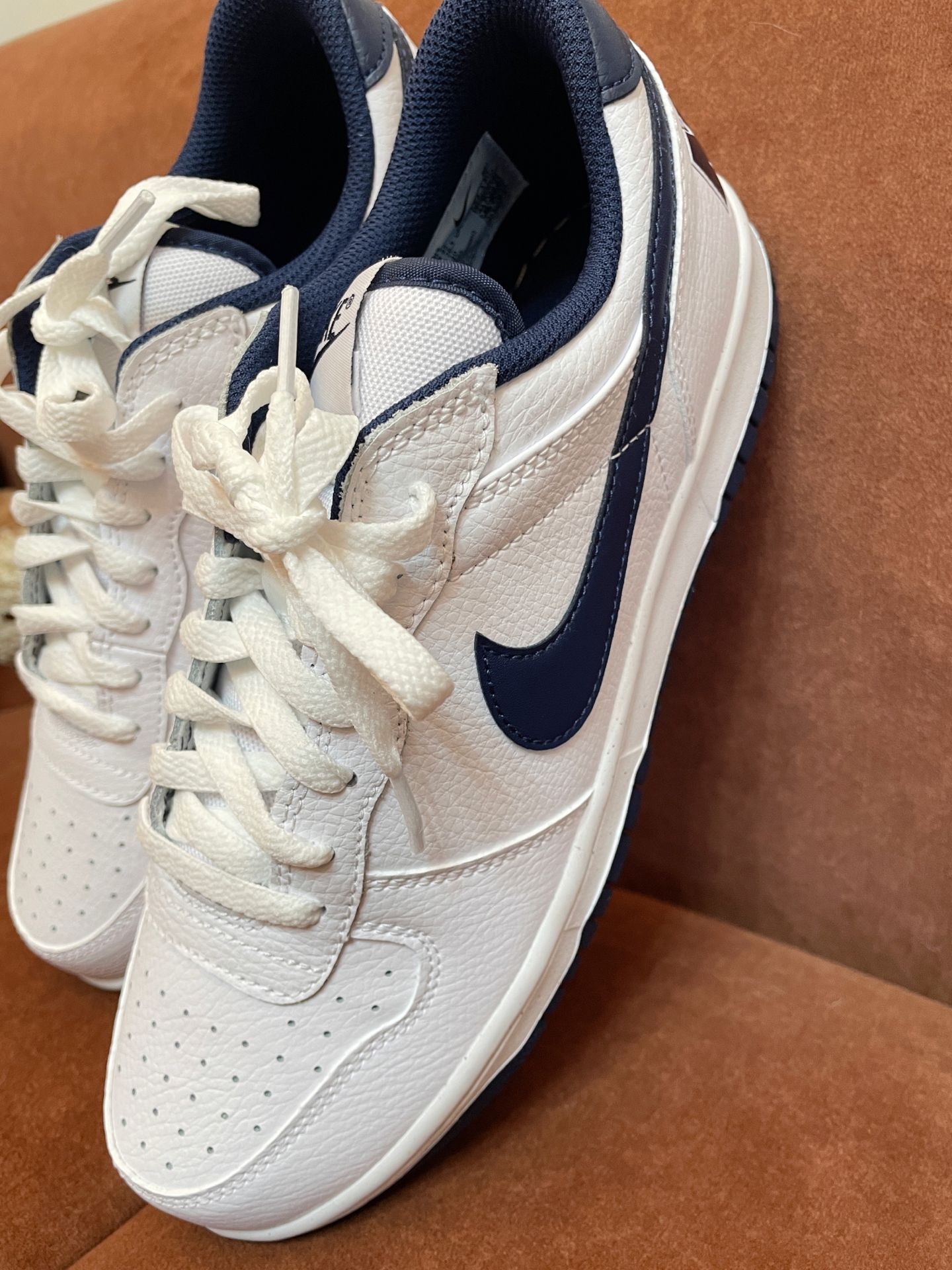 我的春日百搭时尚感是这双小白鞋👟给的