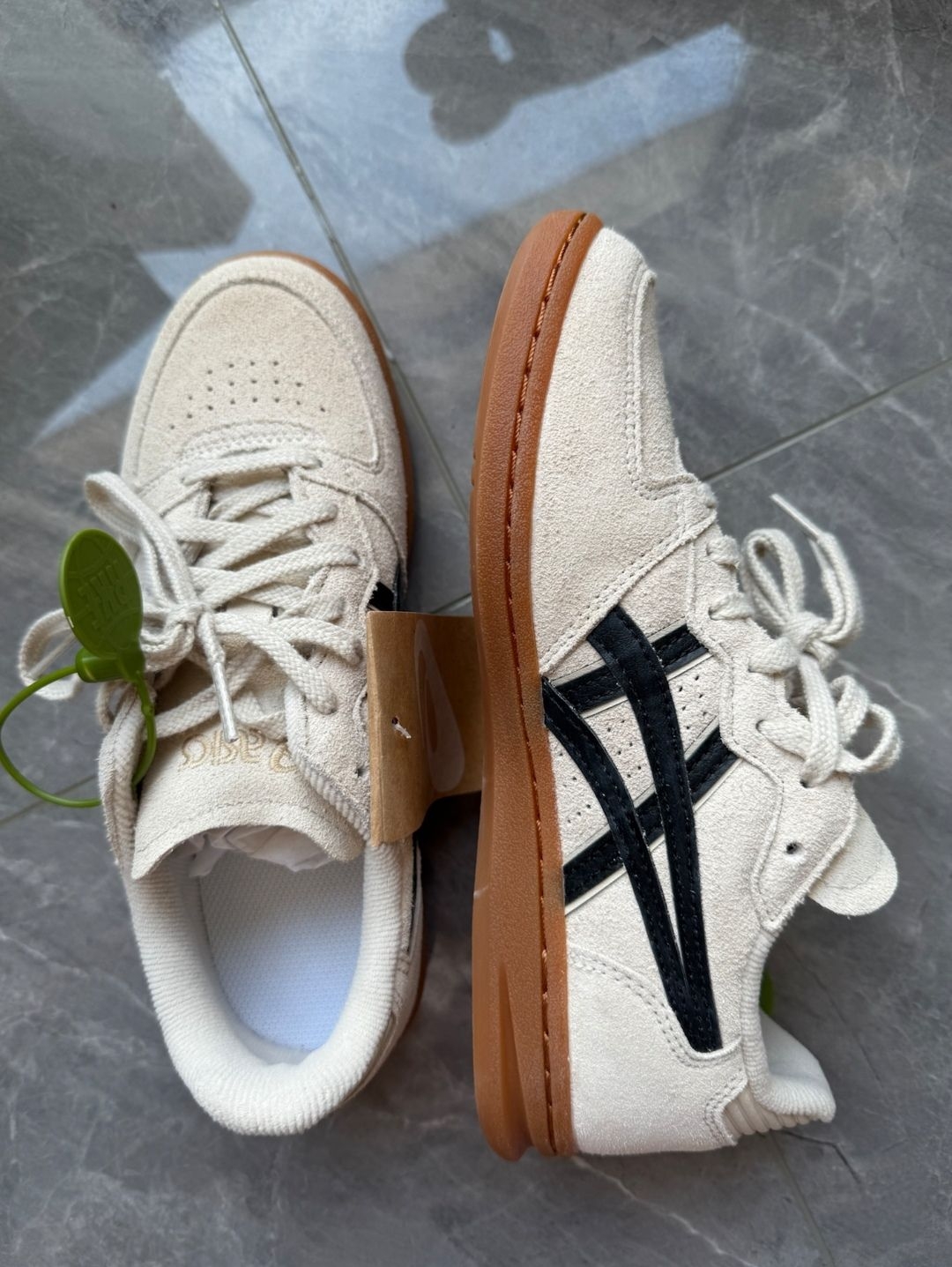 Asics SKYHAND OG米黑板男女同款！