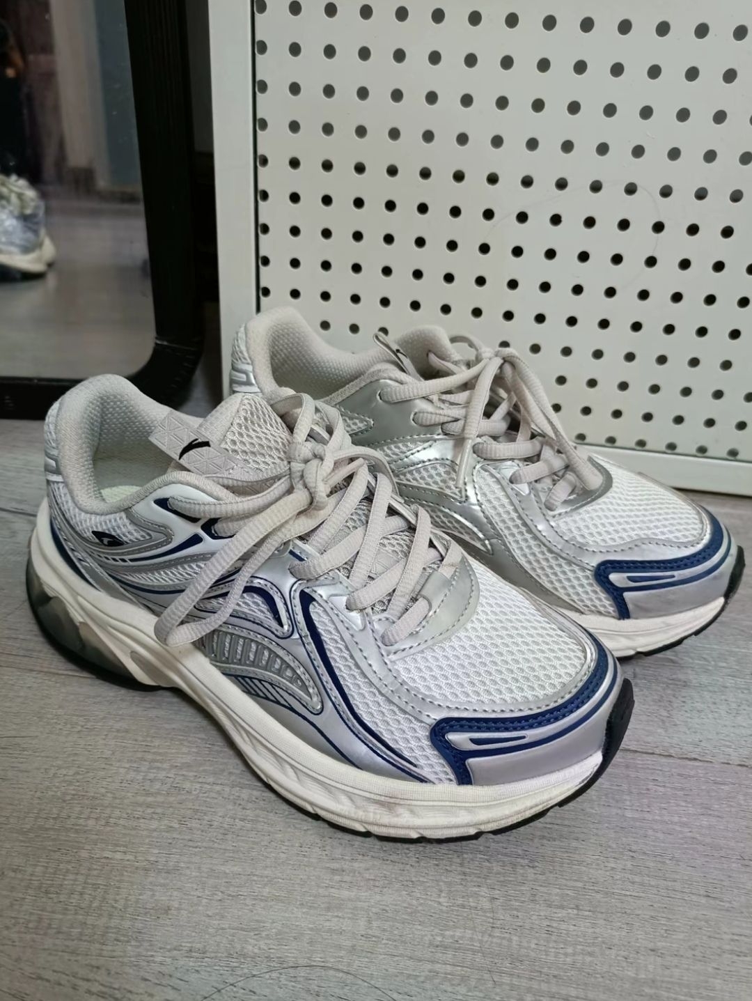 白配蓝色老爹鞋真好看!