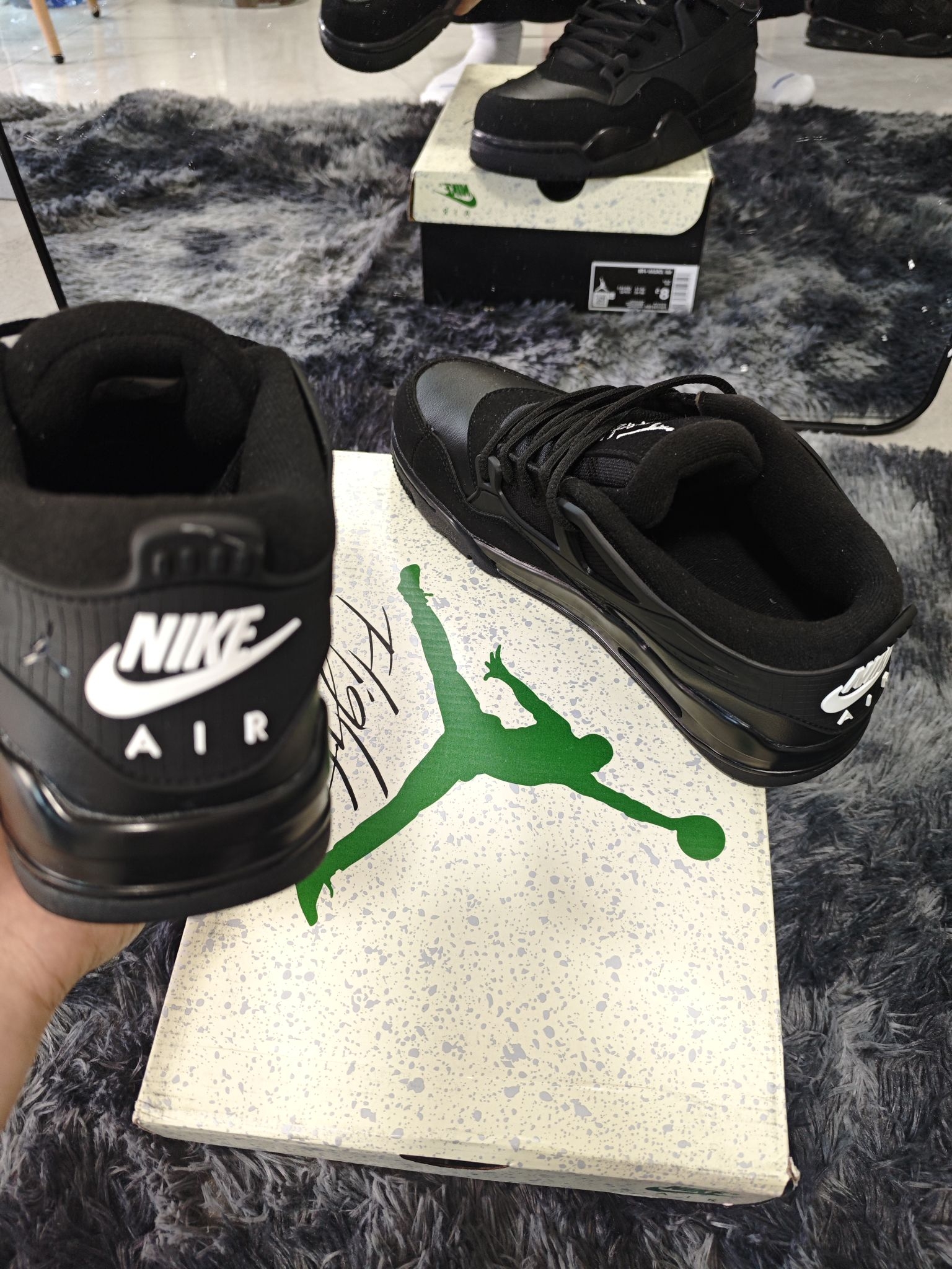 ✨学生党狂喜|不到四百块的AJ4黑猫平替