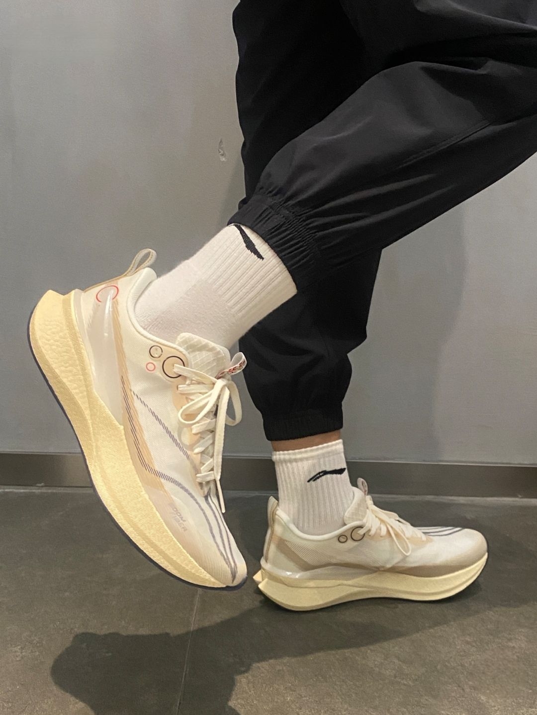 米色👟赤兔8pro这鞋跑山如履平地