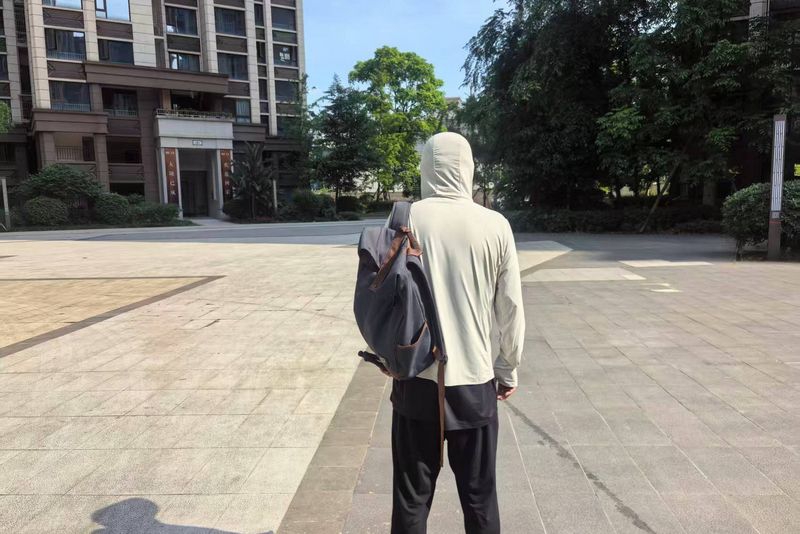 低价防晒衣隐患多,200元重装越野Vbrex防晒衣测评,UPF200+发烧级防晒