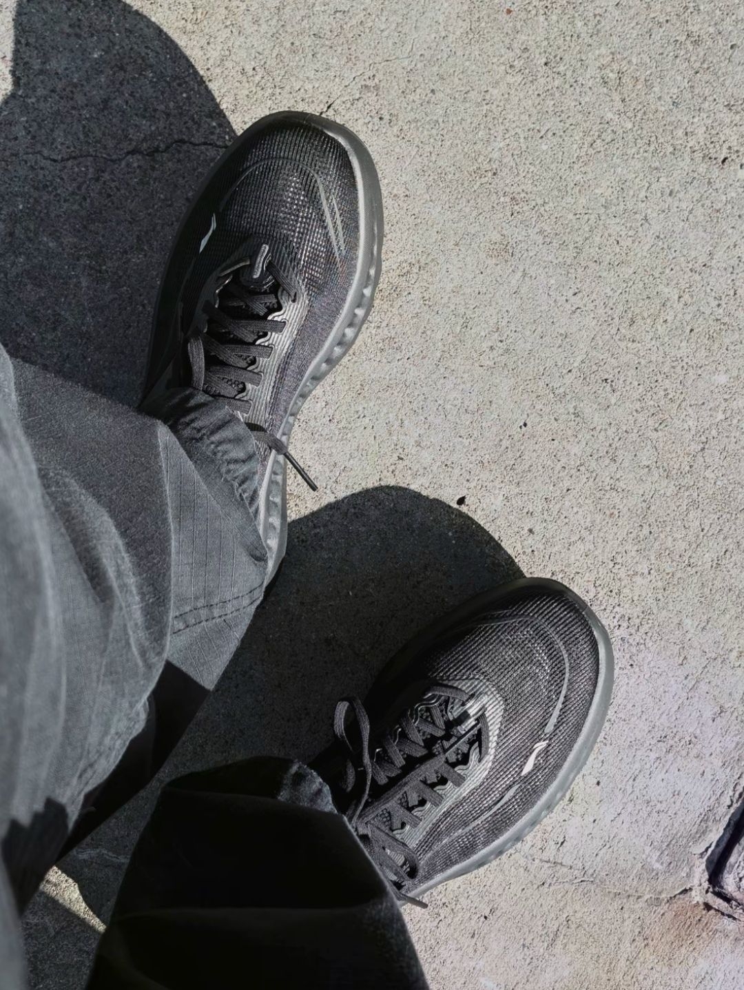 潮鞋捕手｜看起来随性，穿起来很撑场😎
