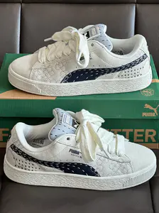 男女同款米色板鞋,织物拼接透气,久穿不闷脚