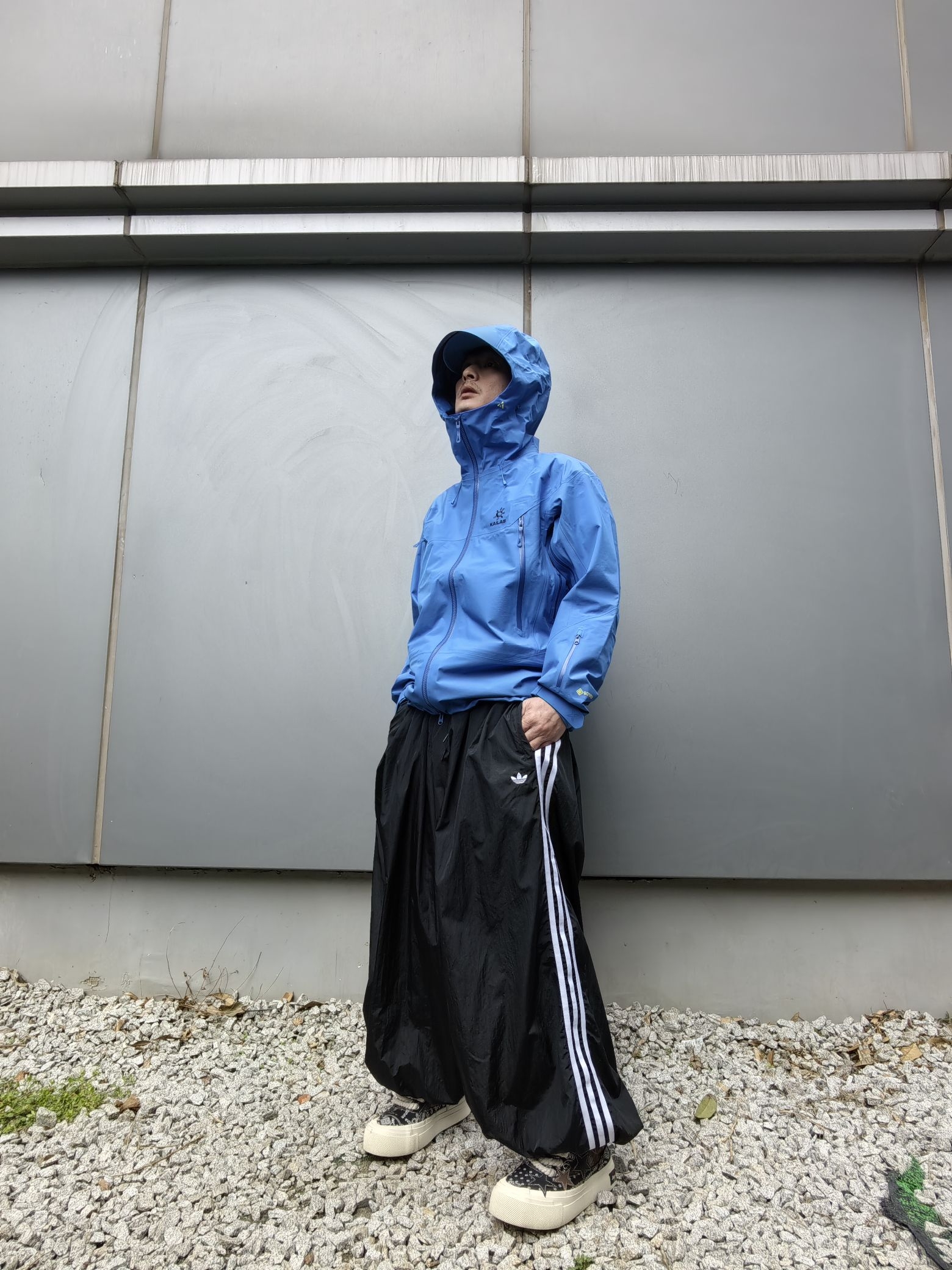 撞色系户外休闲穿搭