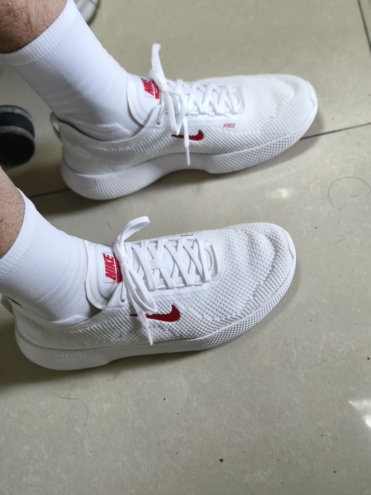 Nike free 2025红白运动风满满