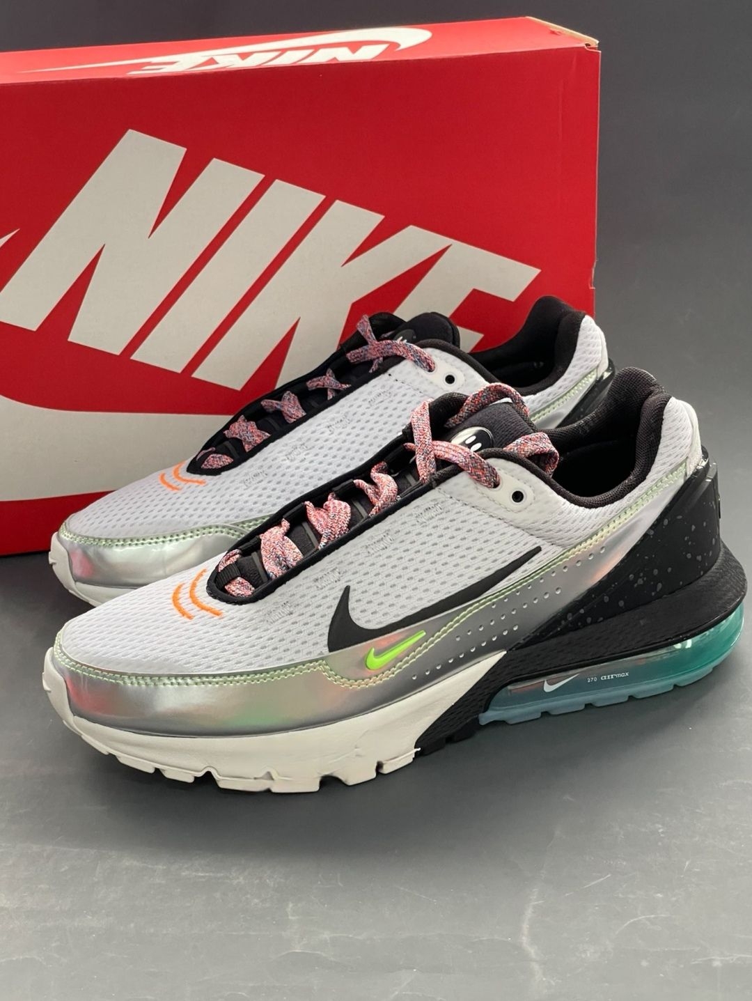 👻科幻未来感！这双Nike气垫鞋颜值拉满⛓️
