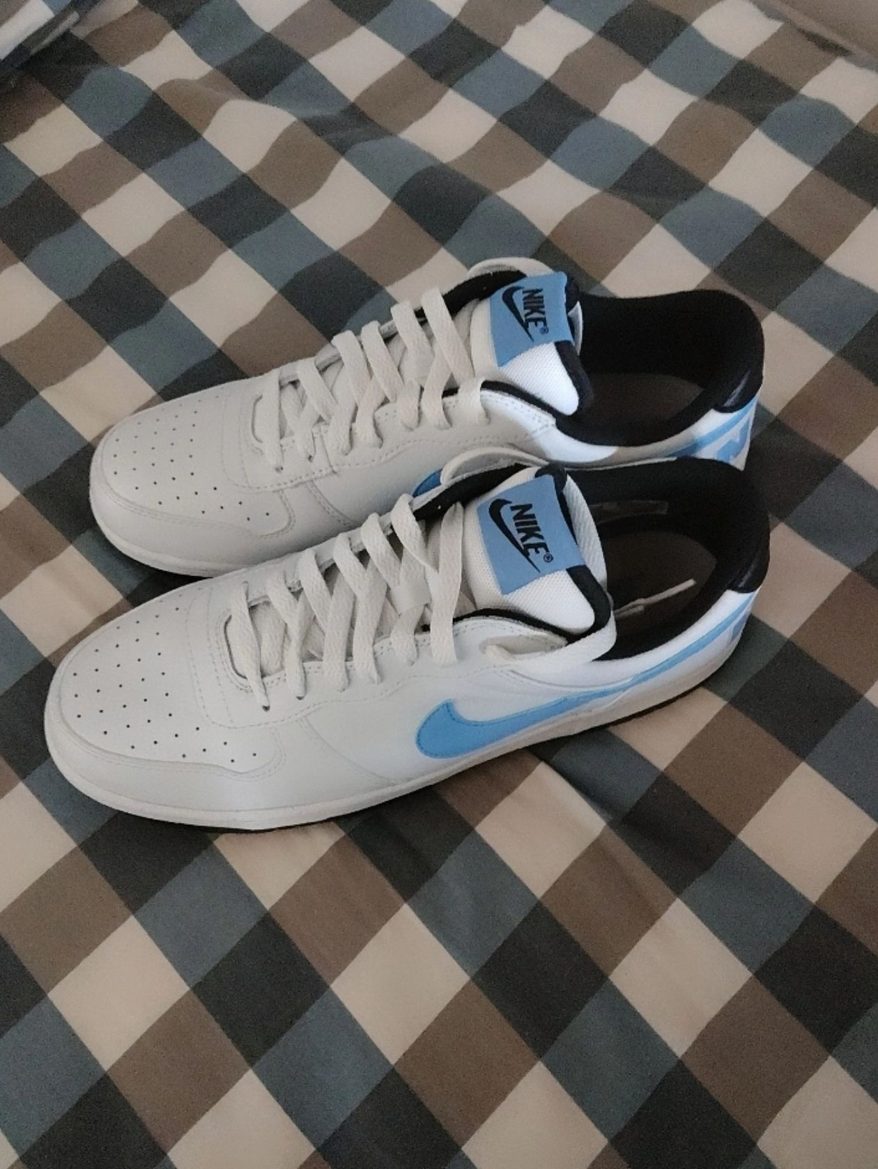  Nike Big Low 白蓝低帮，属于越穿越顺眼的日常鞋