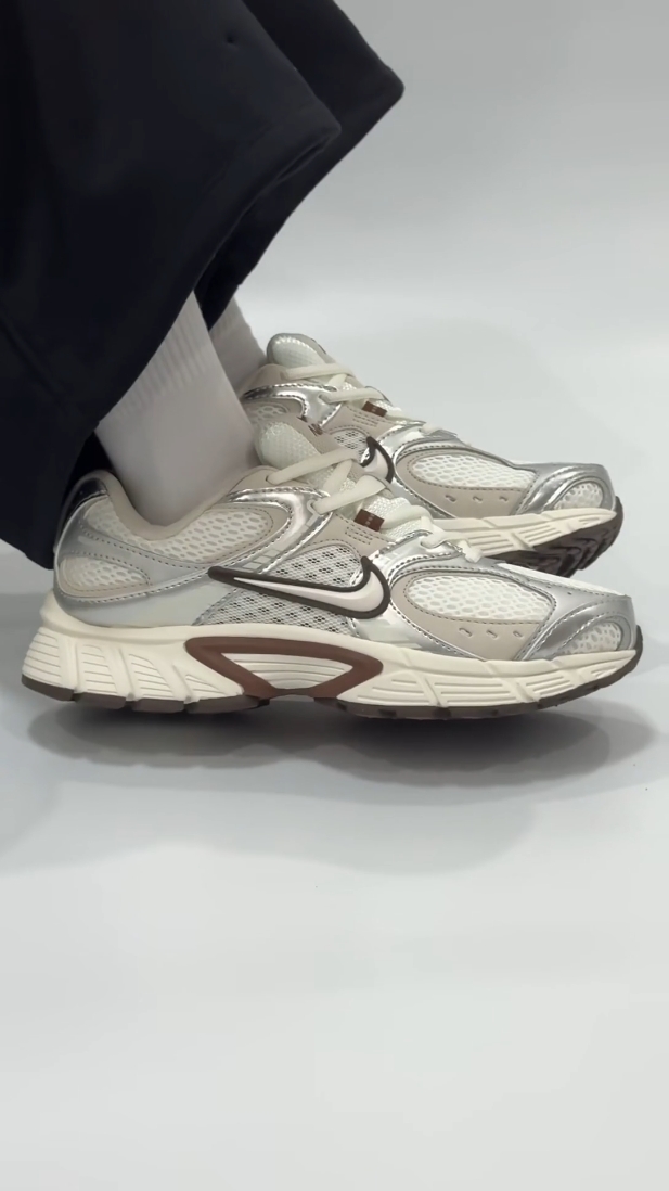 「Nike V5 RNR 上脚｜复古银棕才是夏天的神！」