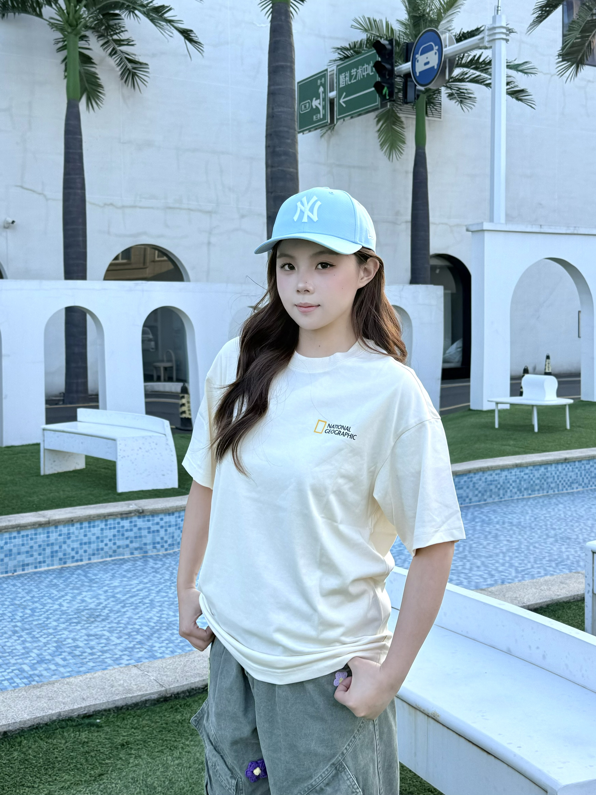 夏日松弛感穿搭｜奶白T恤+工装裤🏝️