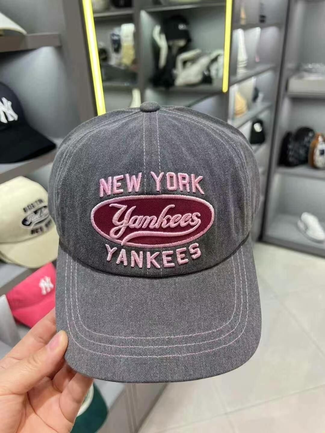 谁懂啊！MLB这顶灰粉配色太戳我了