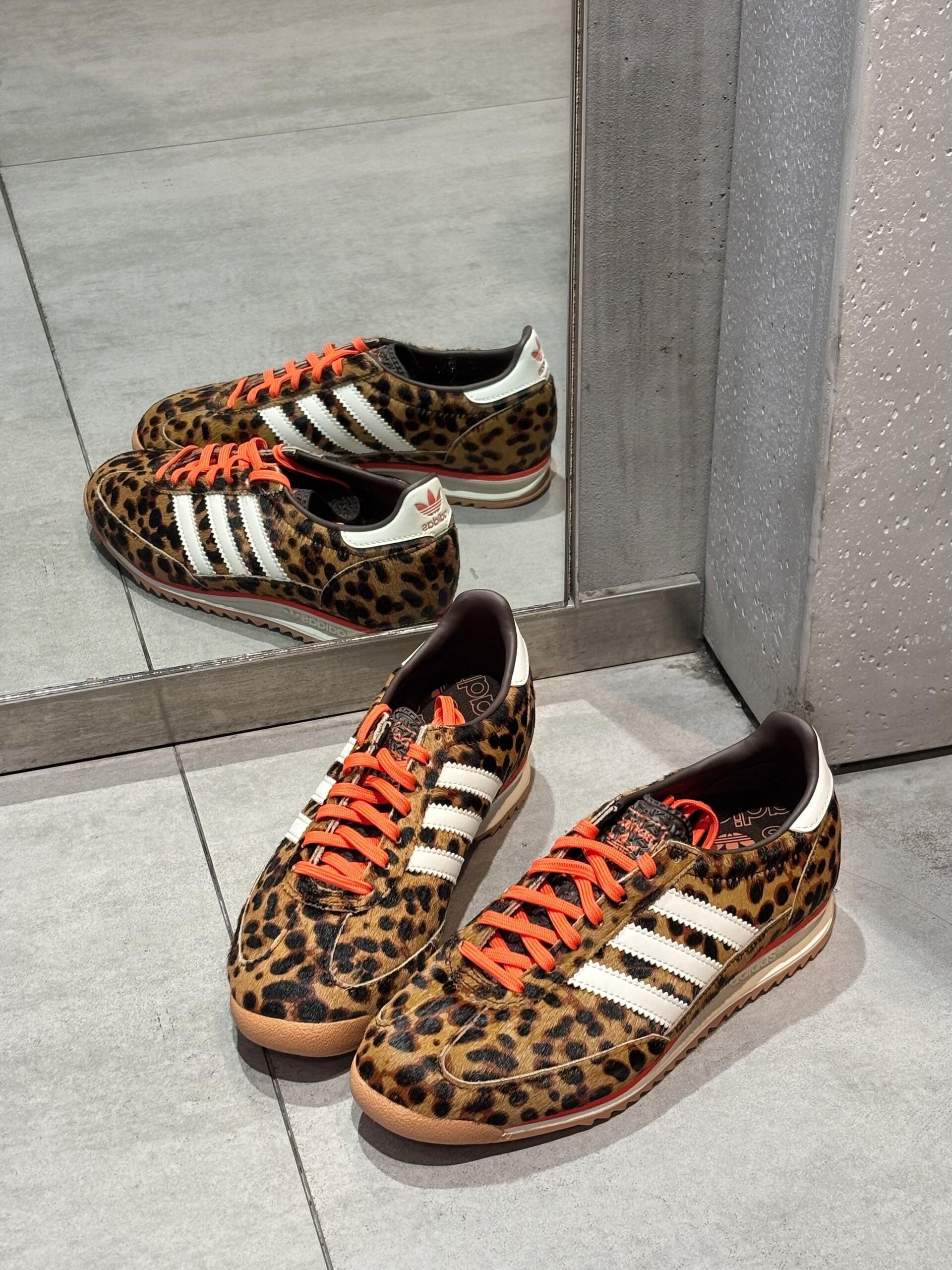 阿迪达斯｜豹纹T头鞋👟 