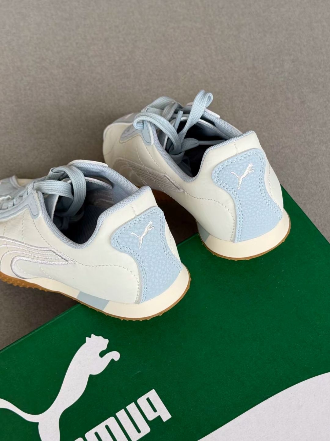 奥莱捡漏的蓝白Puma！求大家帮忙看下鉴定下谢谢‼️
