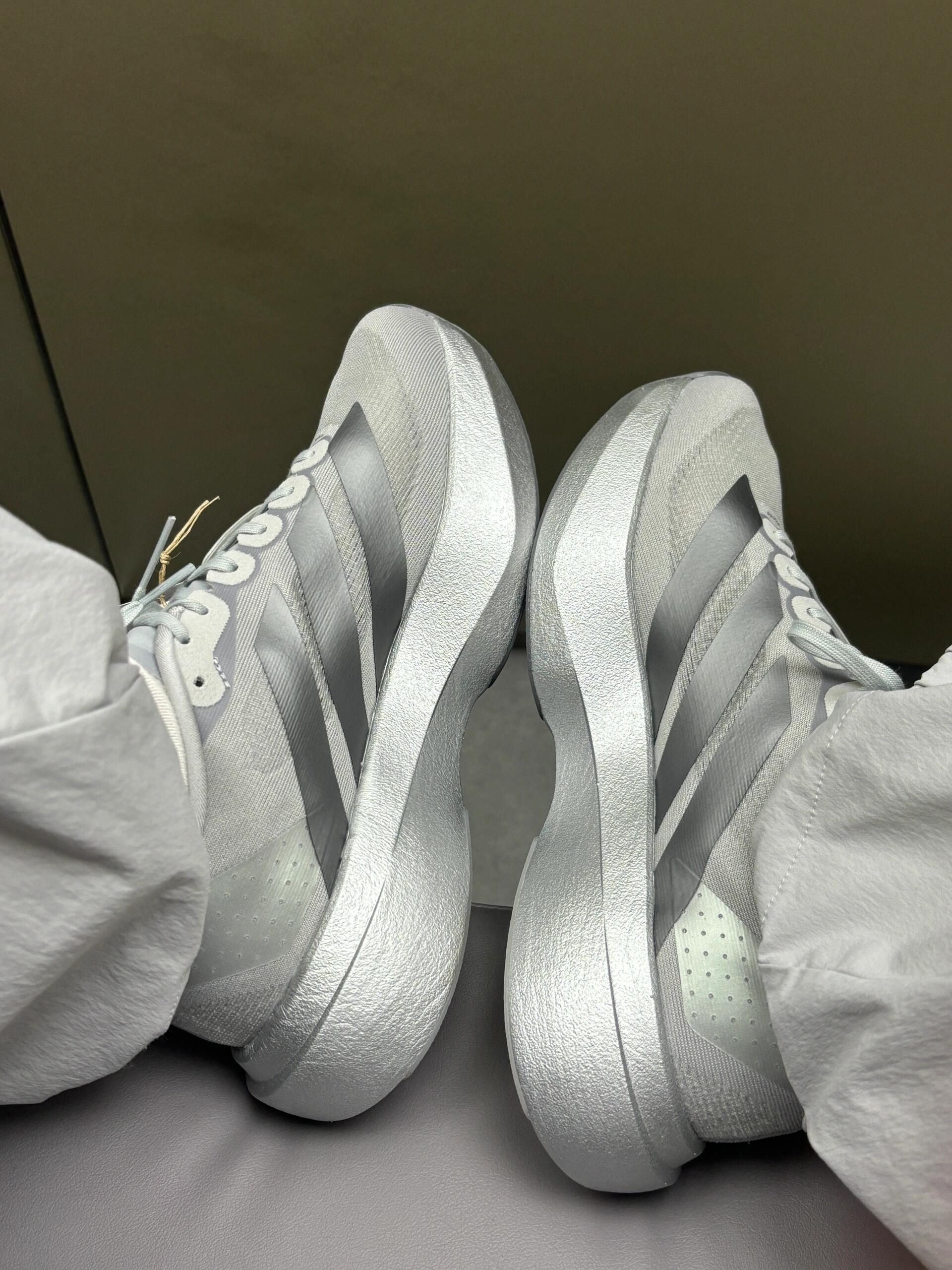 adidas adizero evo sl 银灰配色 炒帅