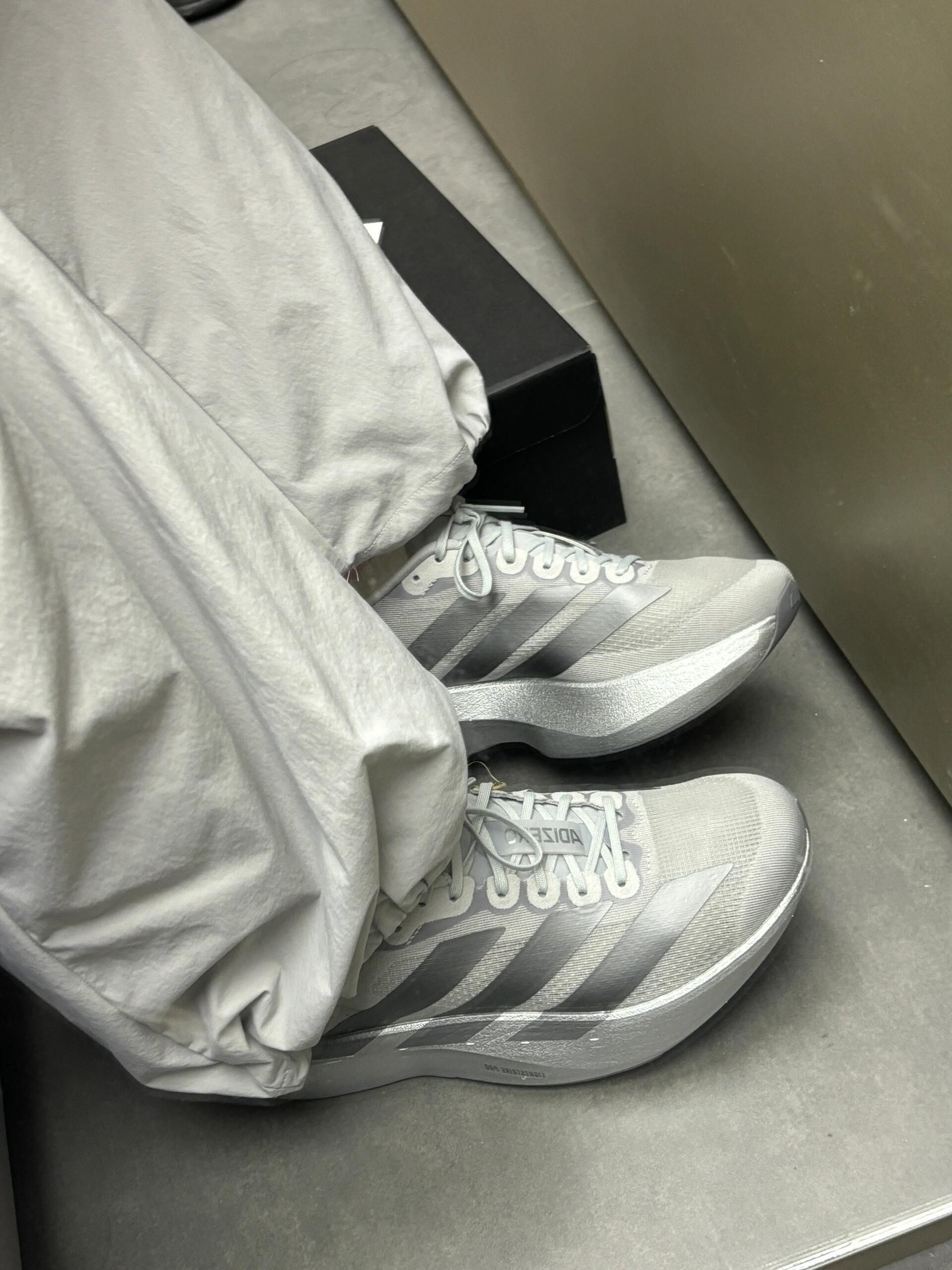 adidas adizero evo sl 银灰配色 炒帅