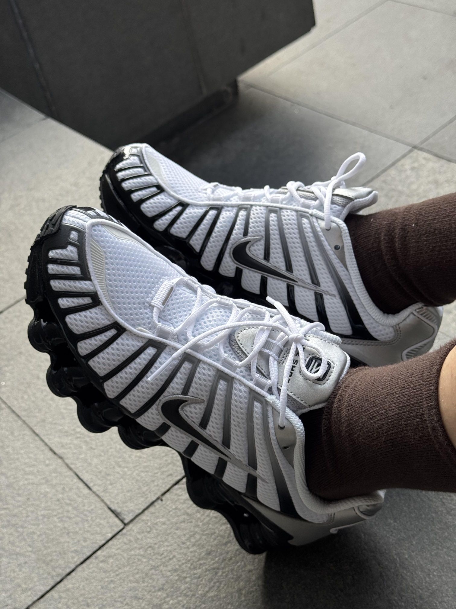 Nike Shox TL系列 ～ “Metallic Silver”Y2K复古跑鞋