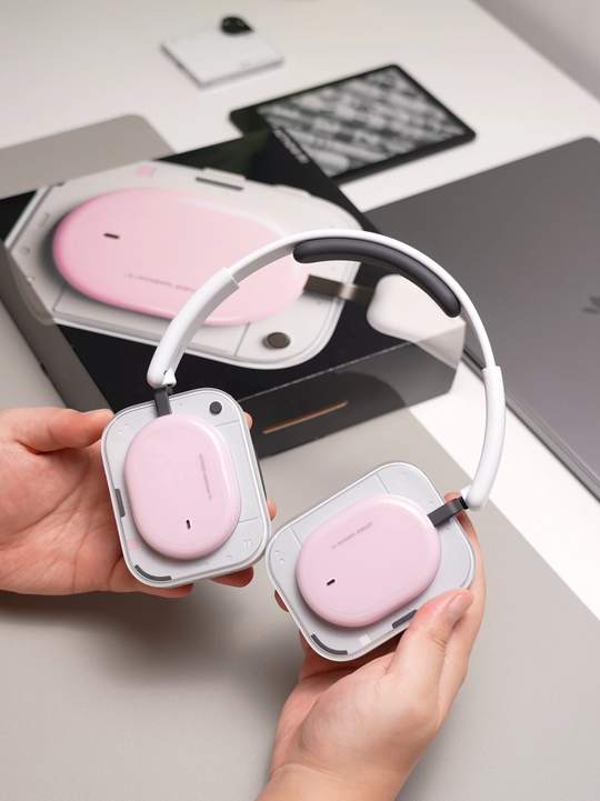 NOTHING Headphone(a)这么有设计感的耳机，还真是不多见
