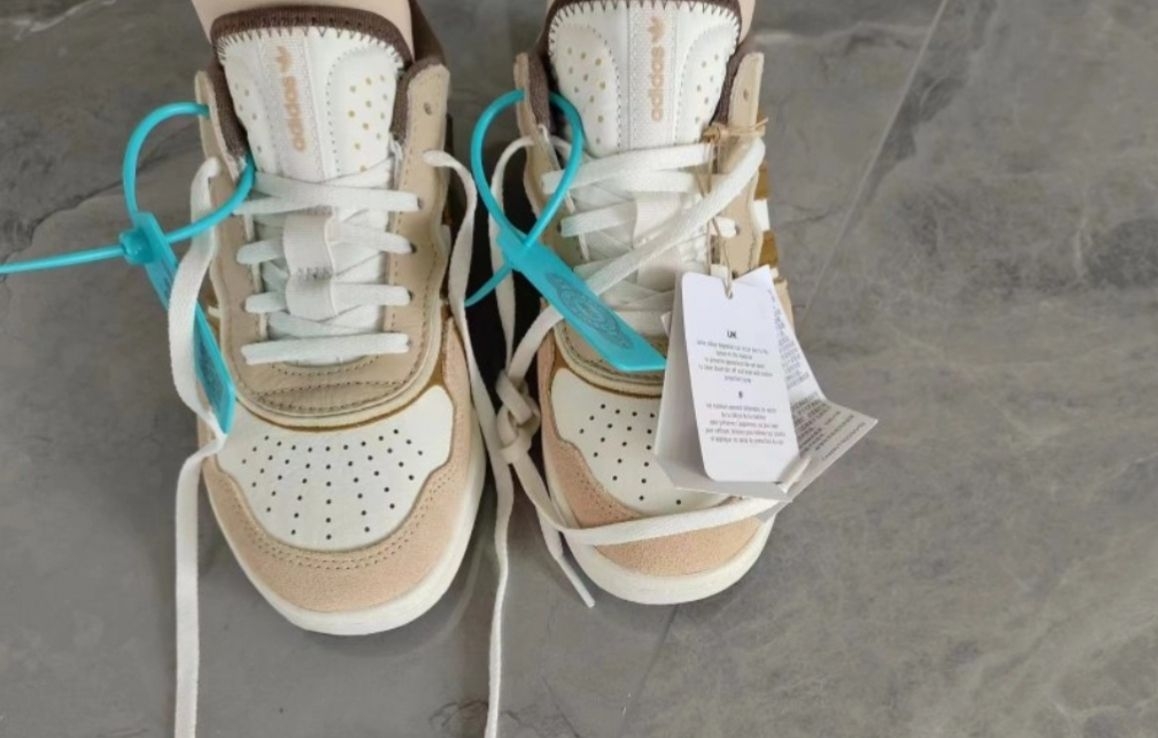 👟球鞋名称：
📌是否偏码【偏大/不偏码/