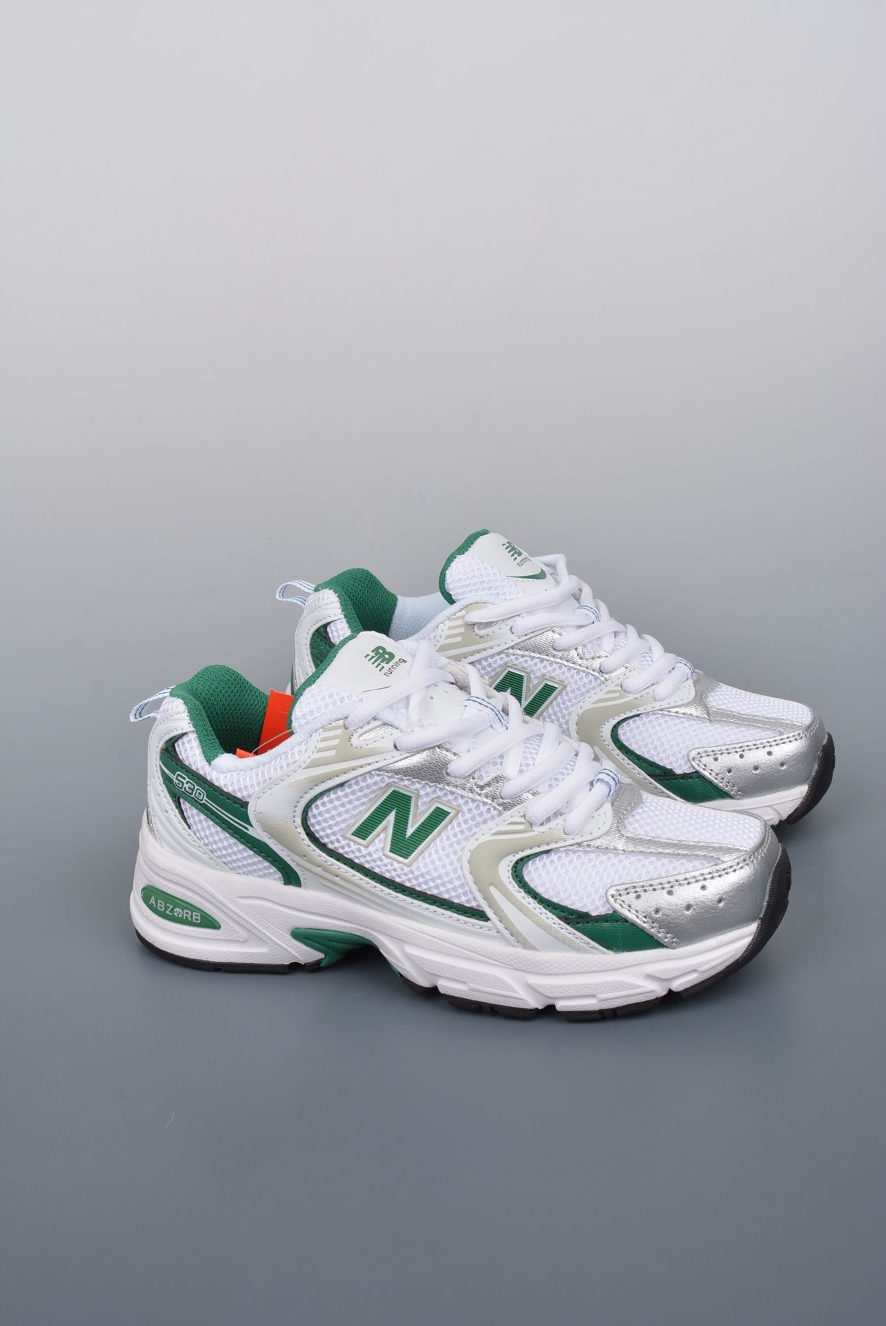 New Balance白绿复古老爹鞋，夏天穿搭绝配