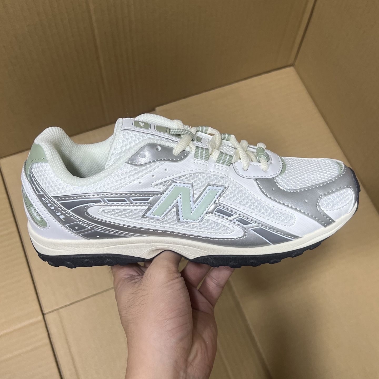 开箱新鞋｜New Balance 530清新绿银