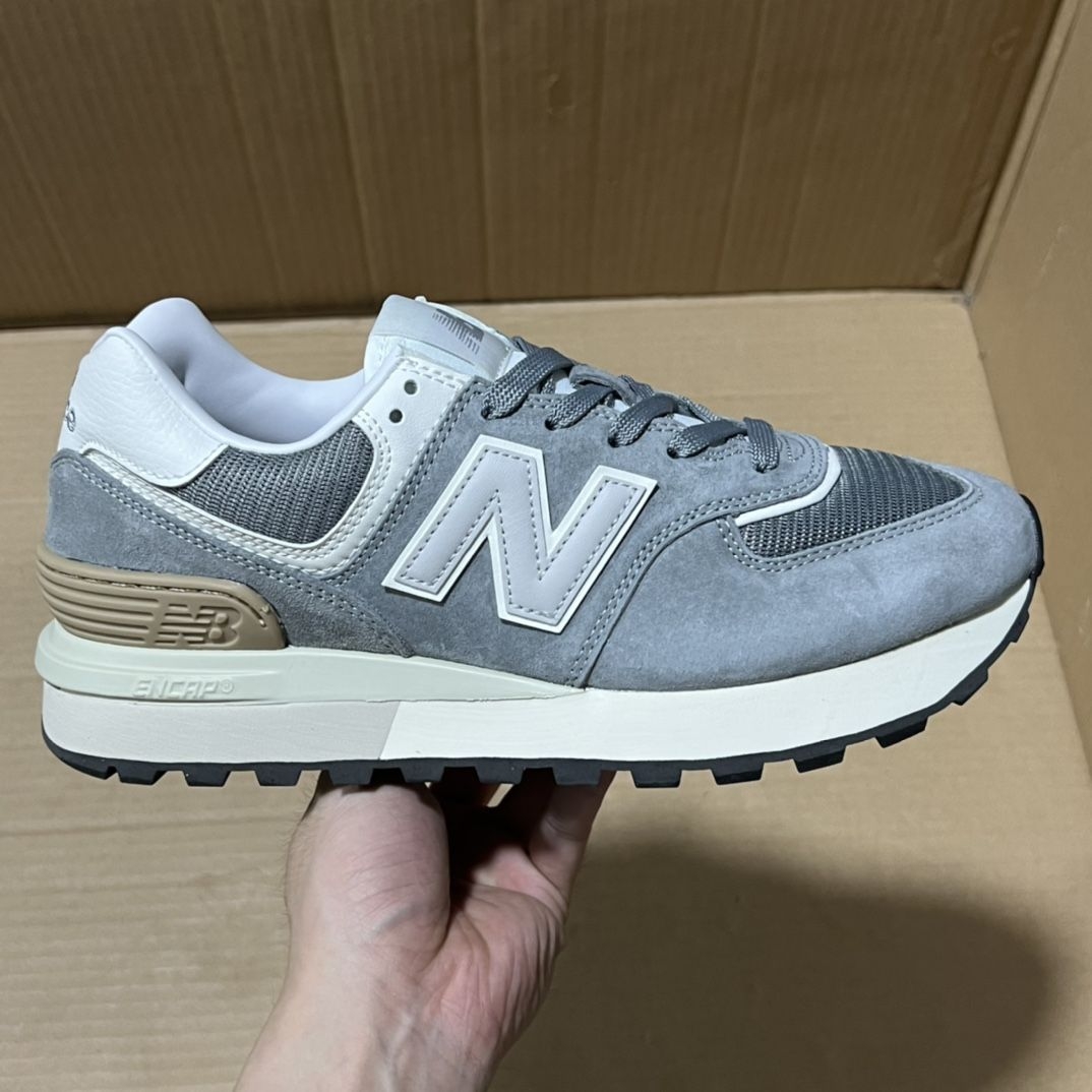 被问爆的New Balance574,这双元祖灰太绝了