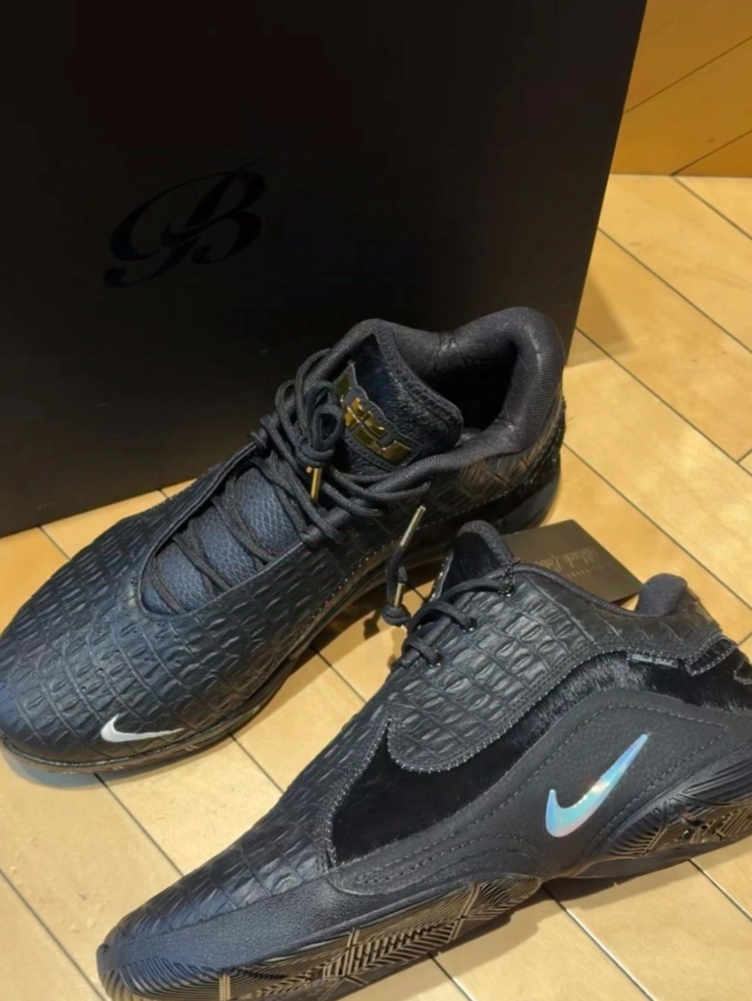 LBJ 22 Black Label黑标限定的奢华