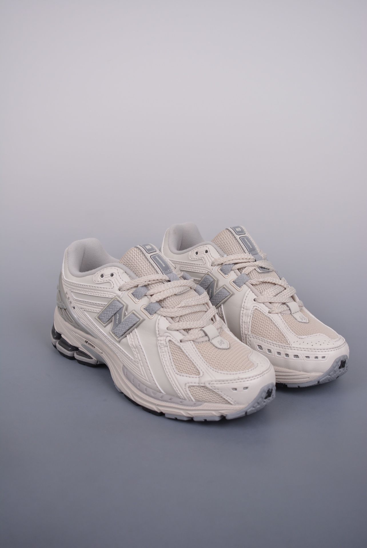 标题：New Balance 1906R奶白｜复古风+脚感双在线