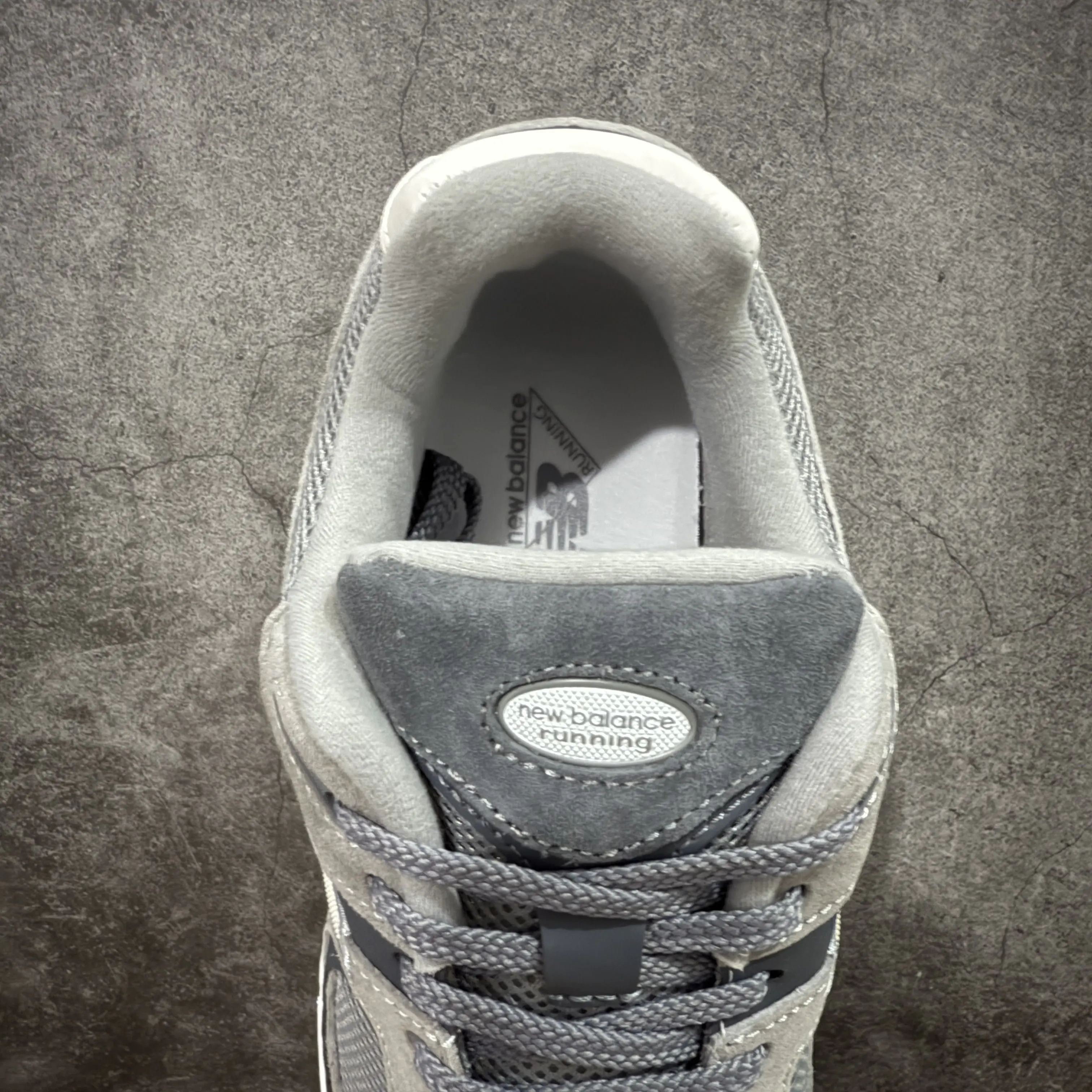 被问爆的New Balance 2002R,这双元祖灰永远不会错