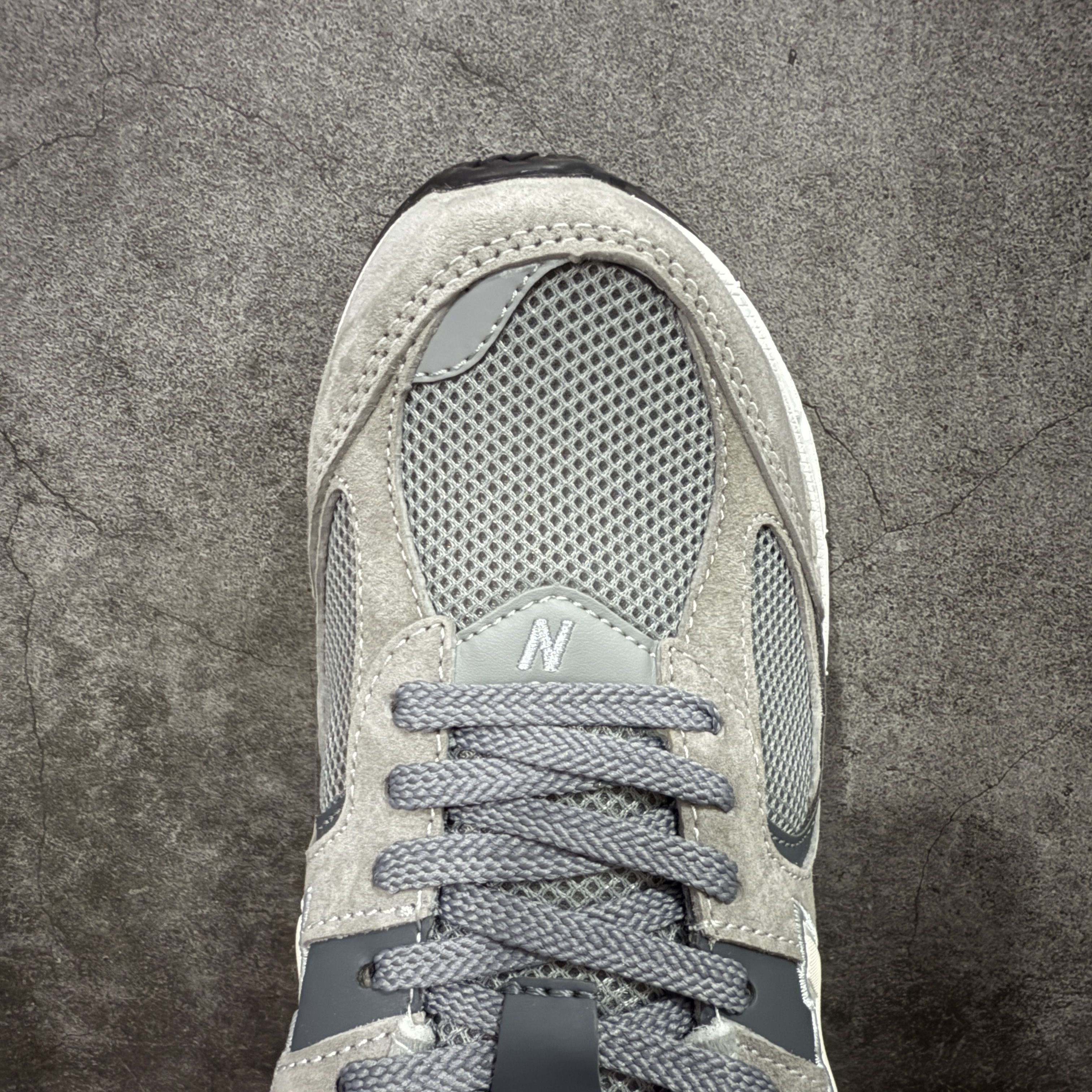 被问爆的New Balance 2002R,这双元祖灰永远不会错