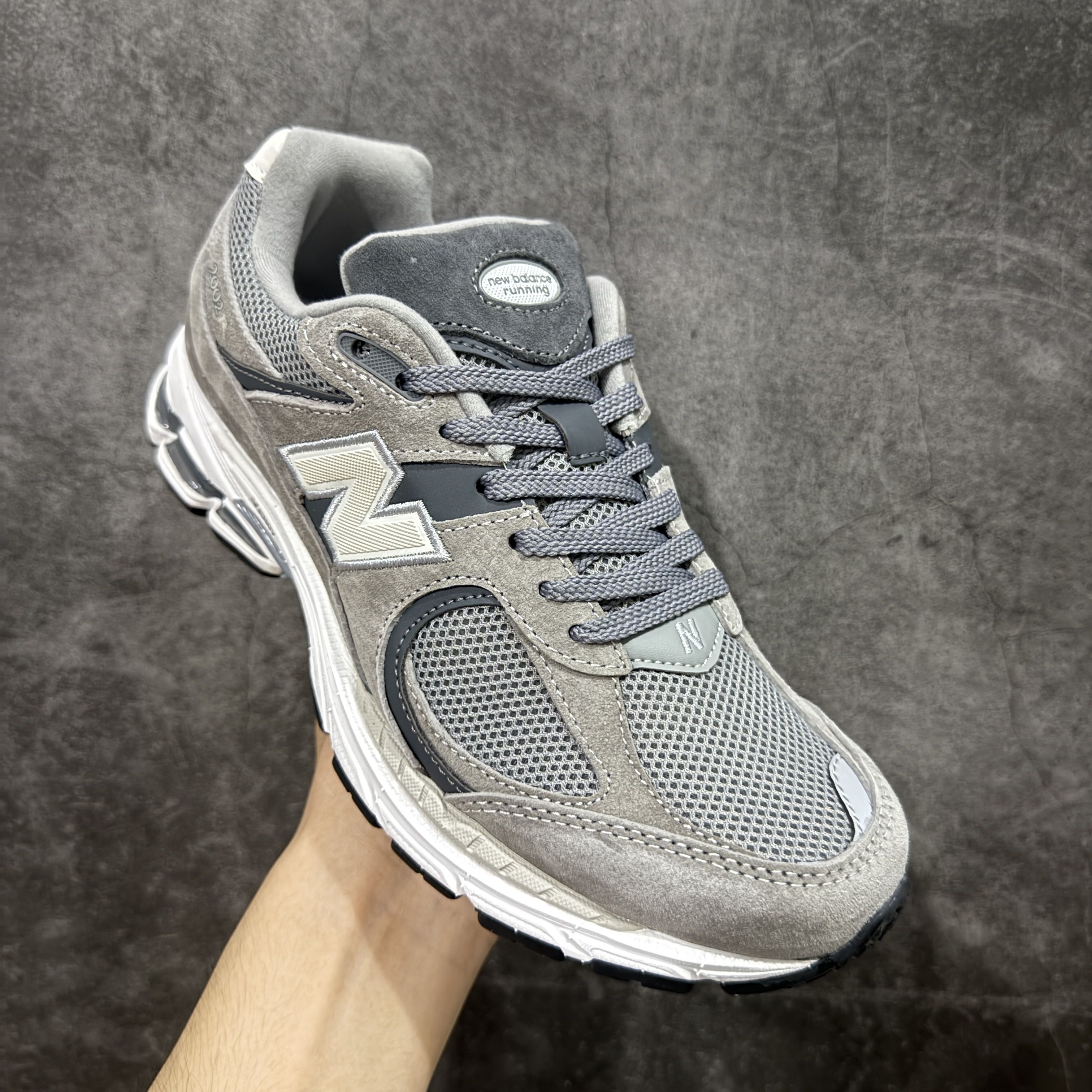 被问爆的New Balance 2002R,这双元祖灰永远不会错