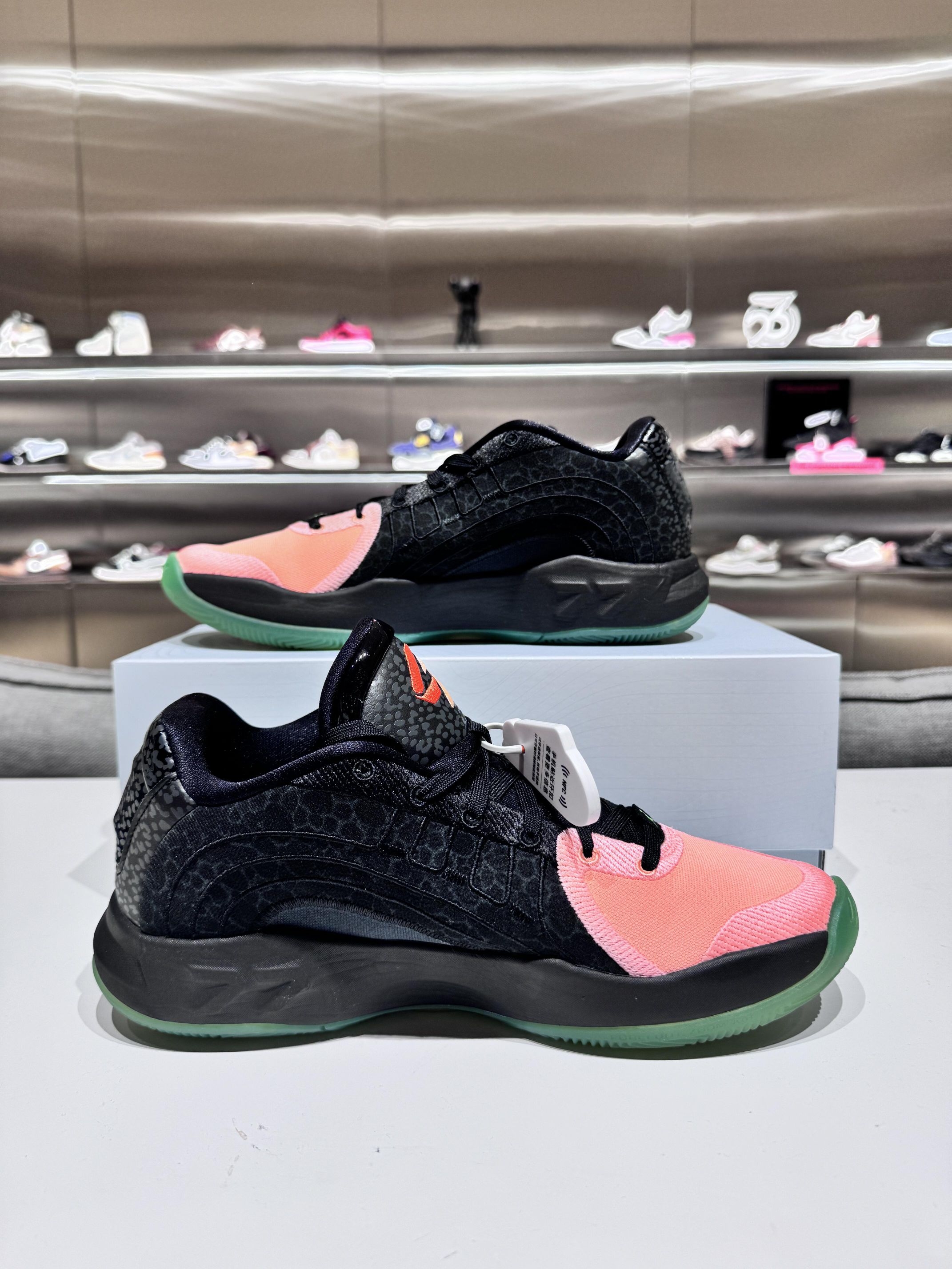 黑橙撞色｜Luka 4 这双“西瓜”配色太顶了🍉 