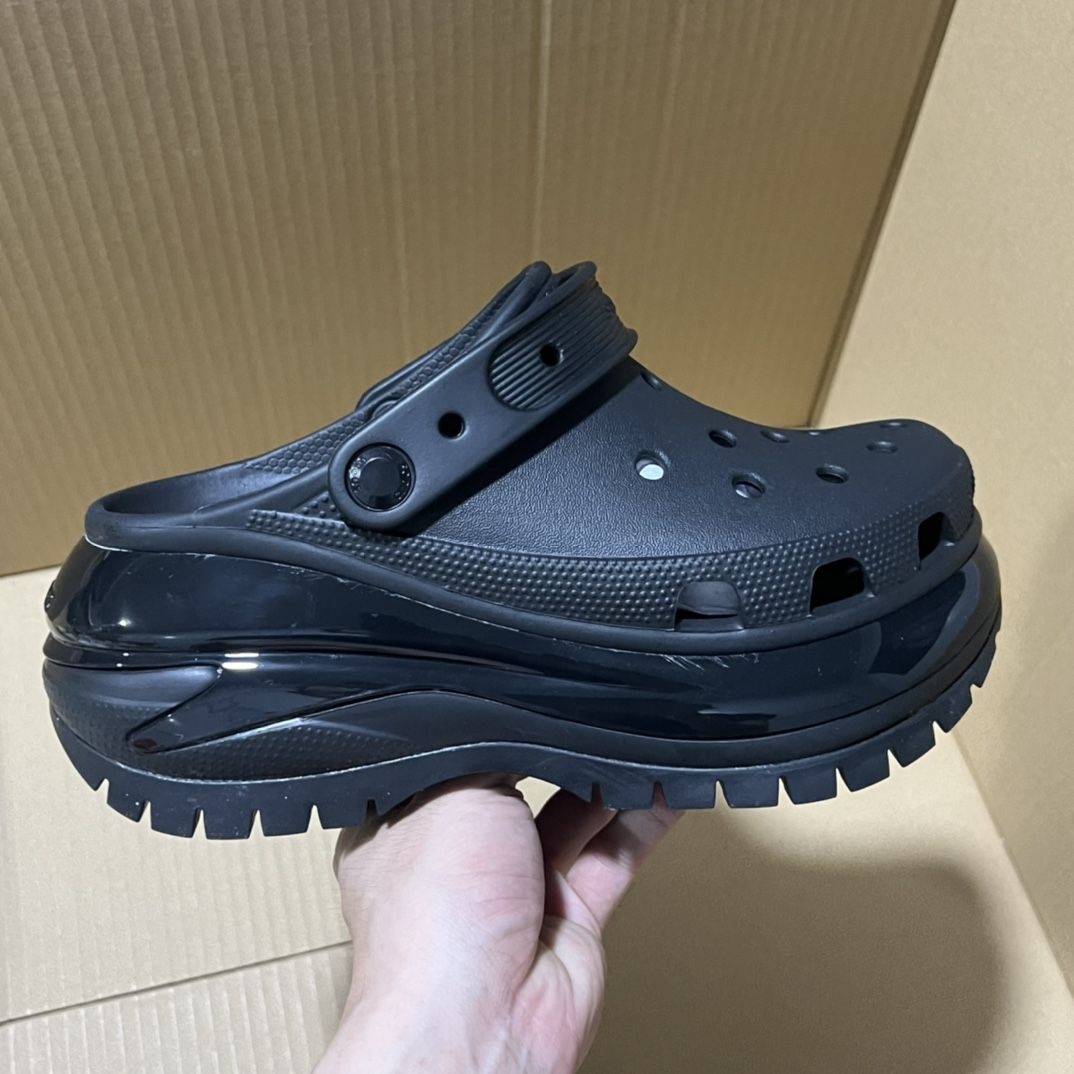 厚底Crocs真的是夏天刚需!