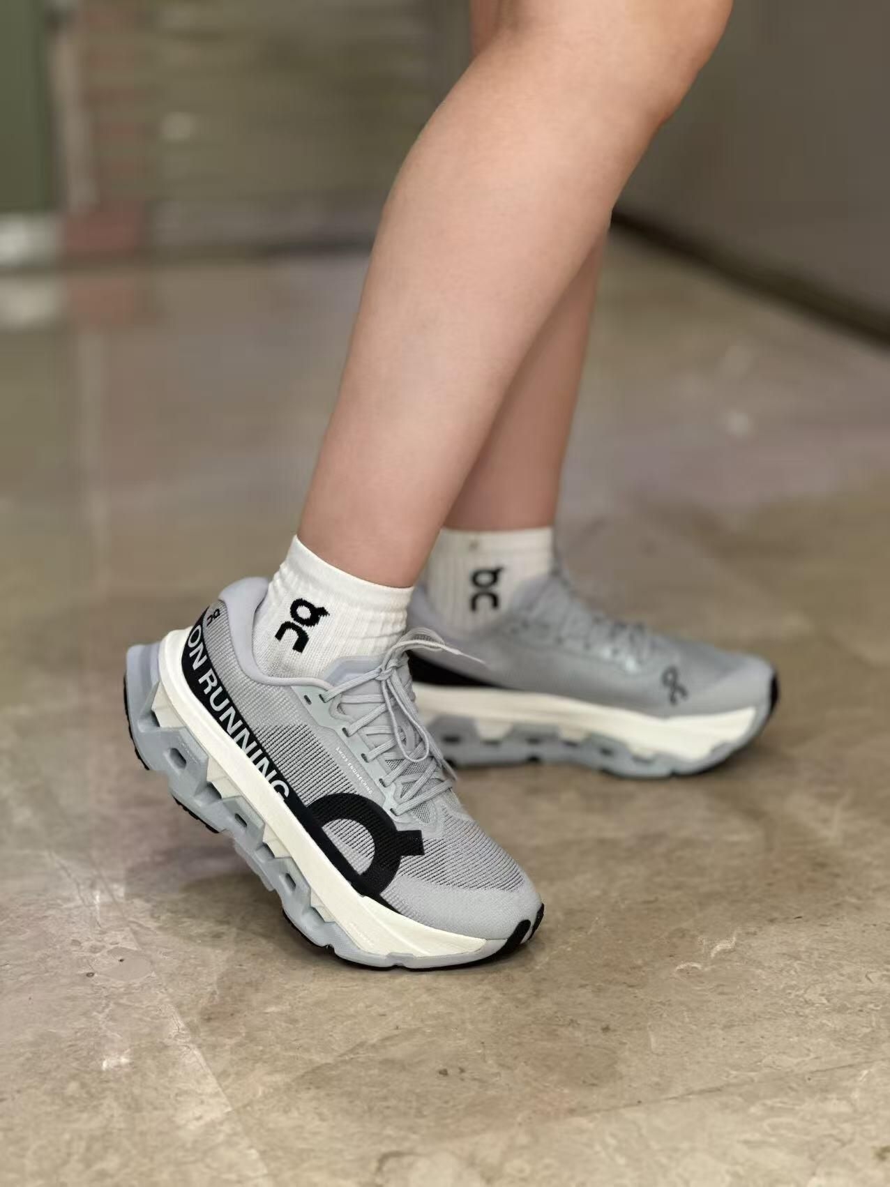 On跑者日常.松弛感穿搭 🏃‍♀️ 灰色系真的太高级了... 