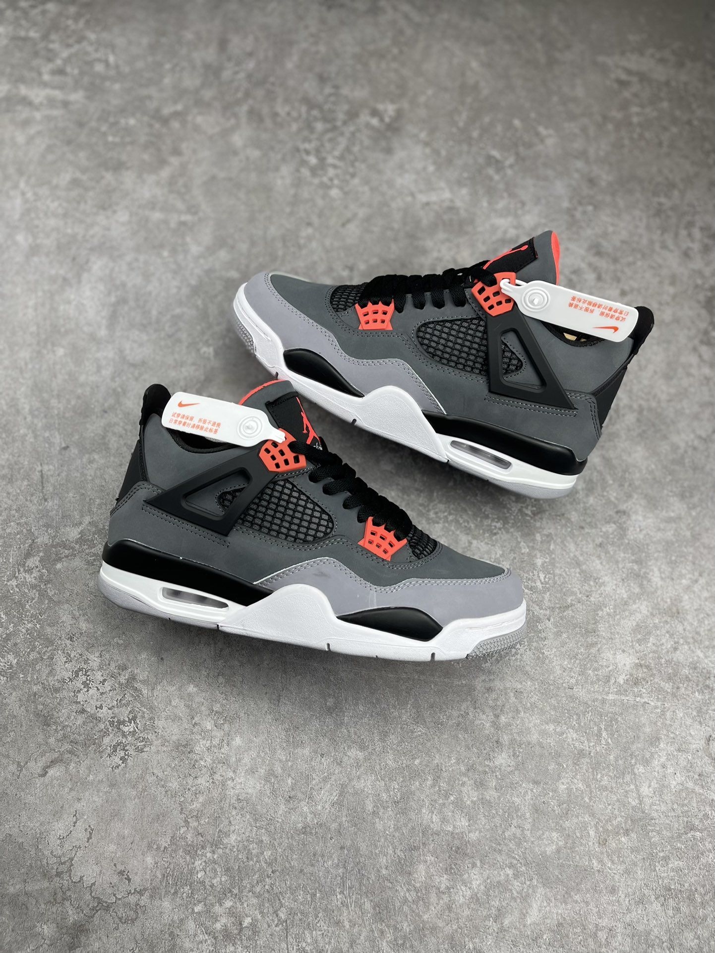 Air Jordan 4 红外线，复古篮球鞋的经典回归
