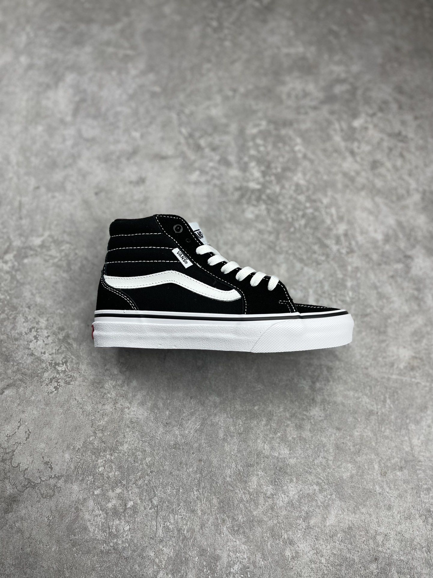 经典黑高帮Vans|万年百搭的通勤休闲鞋