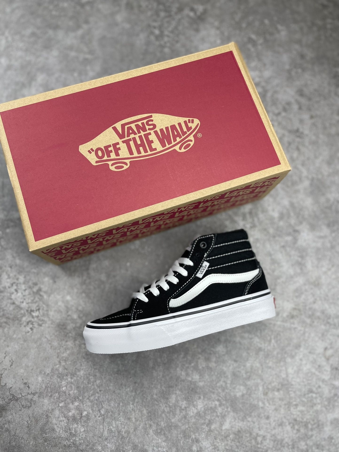 经典黑高帮Vans|万年百搭的通勤休闲鞋