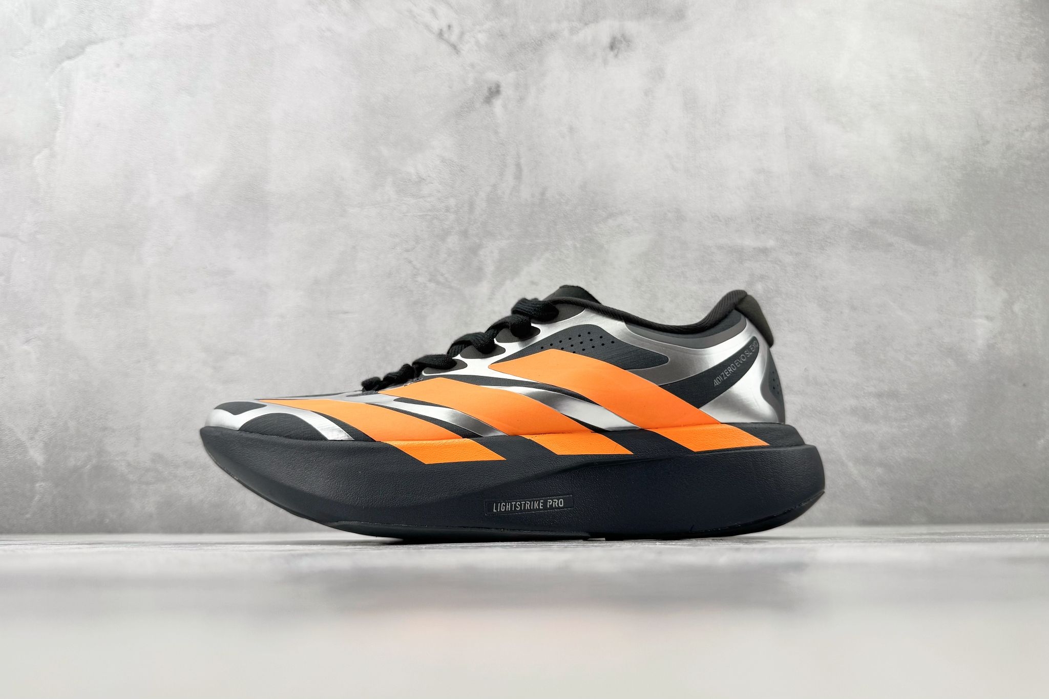 经典战靴回归!adidas Adizero Evo实测