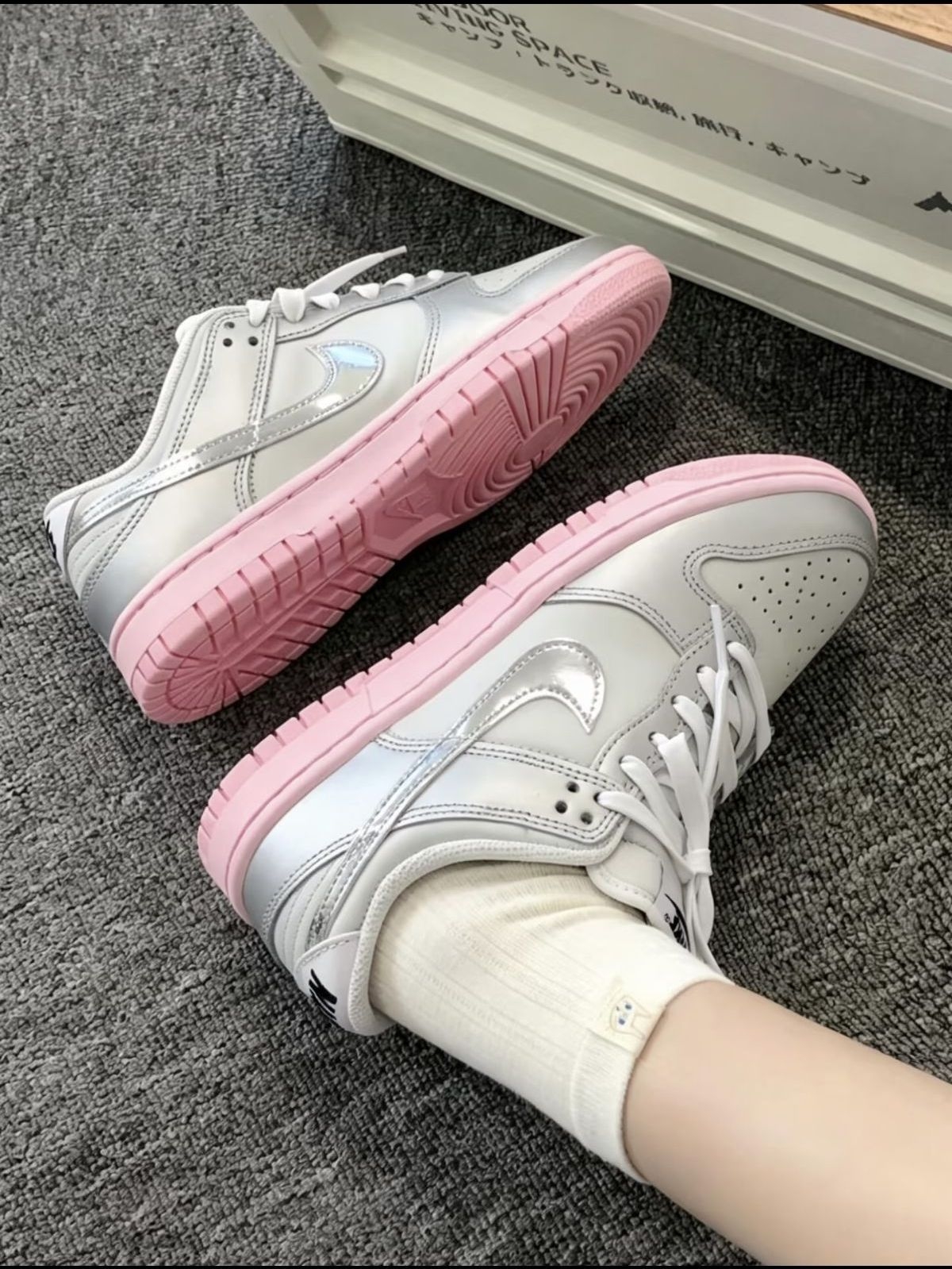 温柔粉灰调Nike Dunk，百搭通勤休闲都合适
