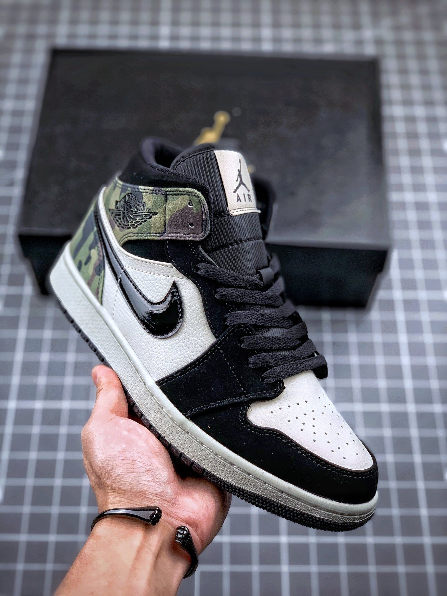 Air Jordan1 mid 迷彩2020